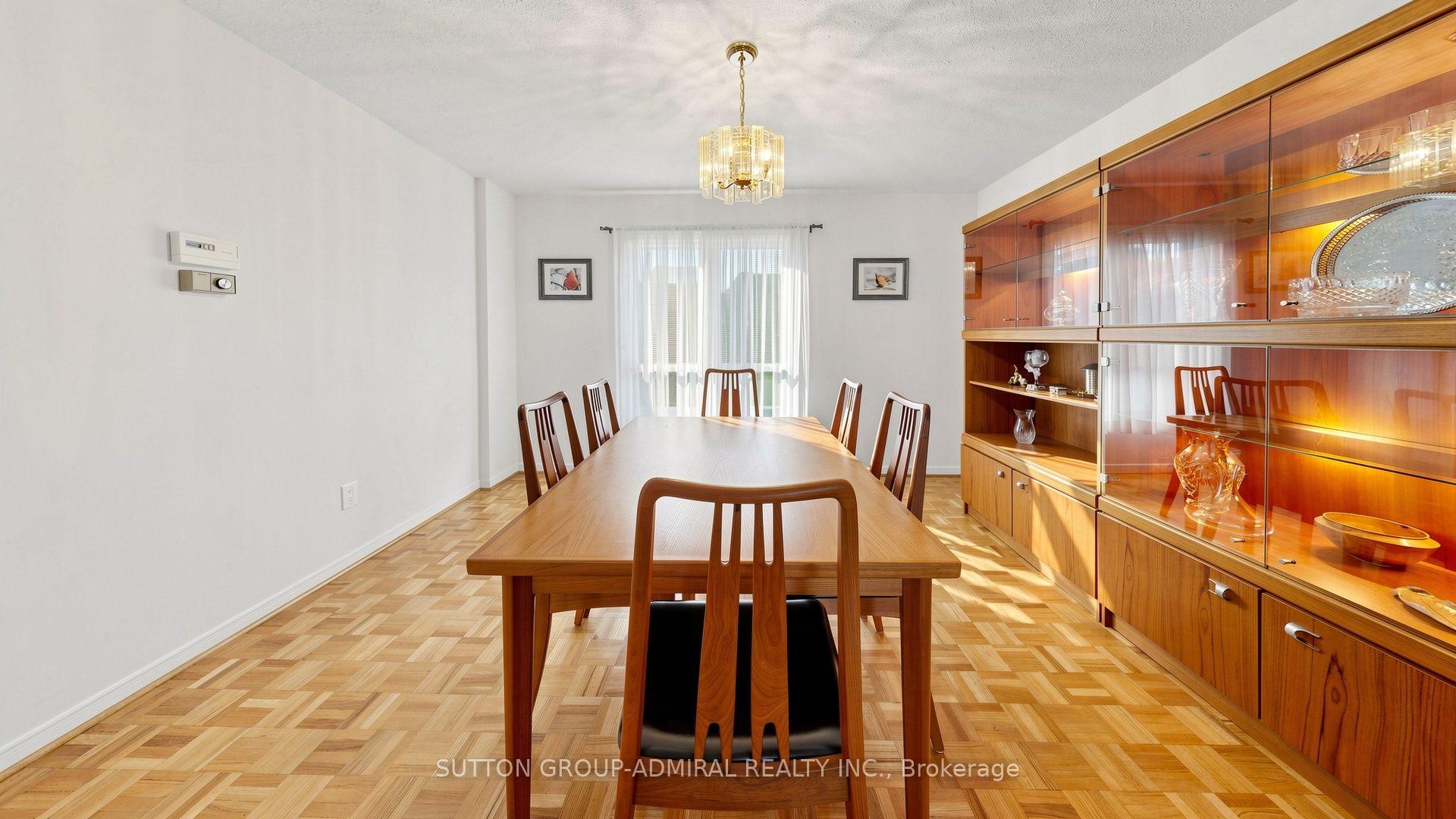 Photo 12 of 160 Marlott Road, Vaughan, Maple — HOMEH