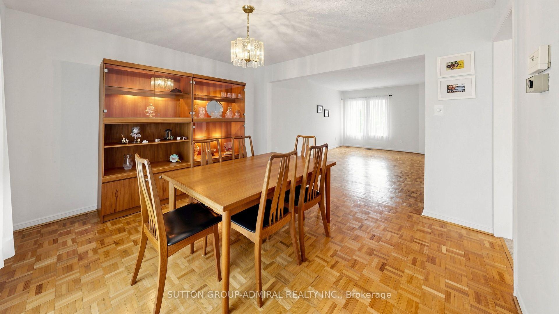 Photo 13 of 160 Marlott Road, Vaughan, Maple — HOMEH