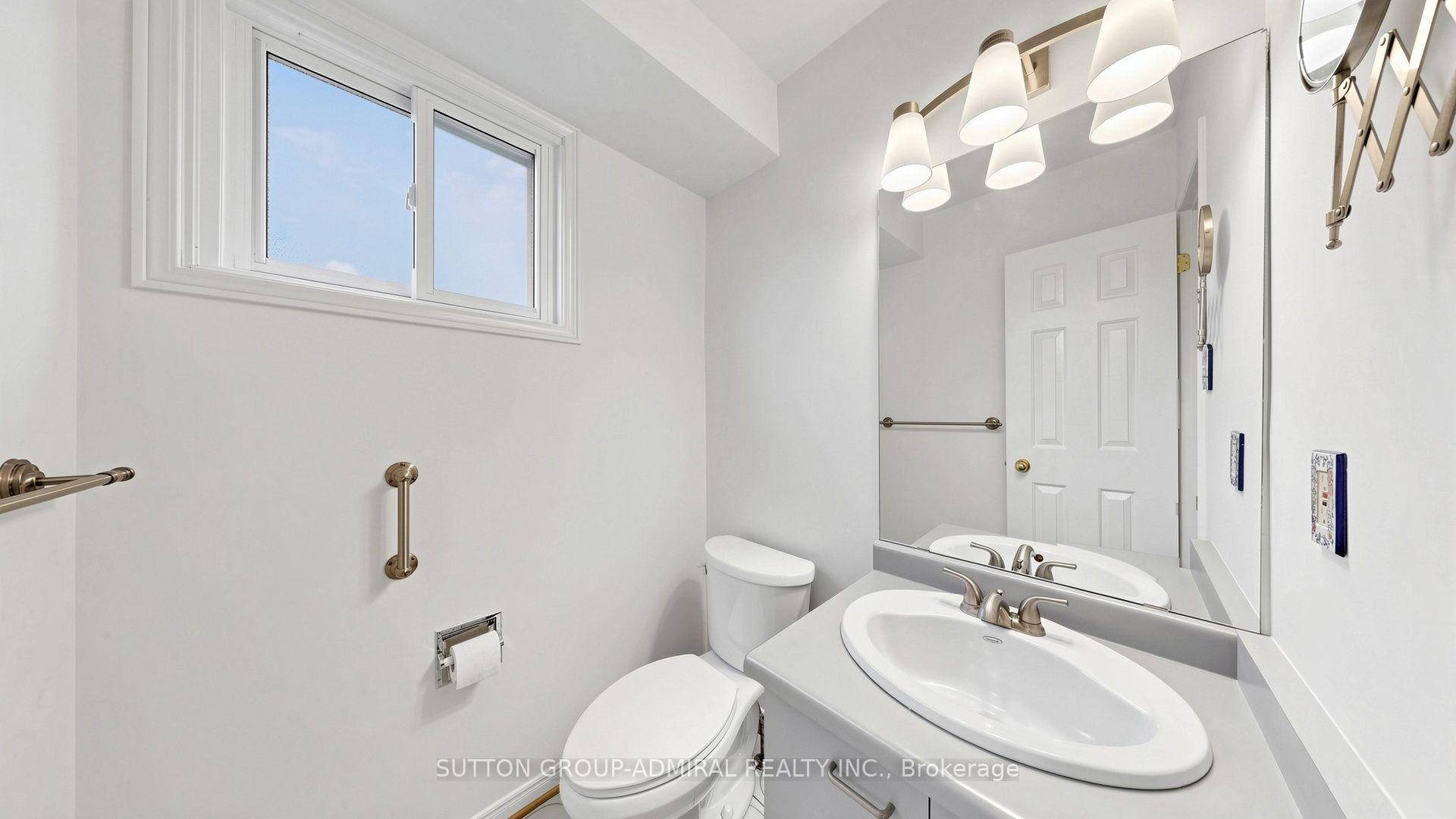 Photo 19 of 160 Marlott Road, Vaughan, Maple — HOMEH