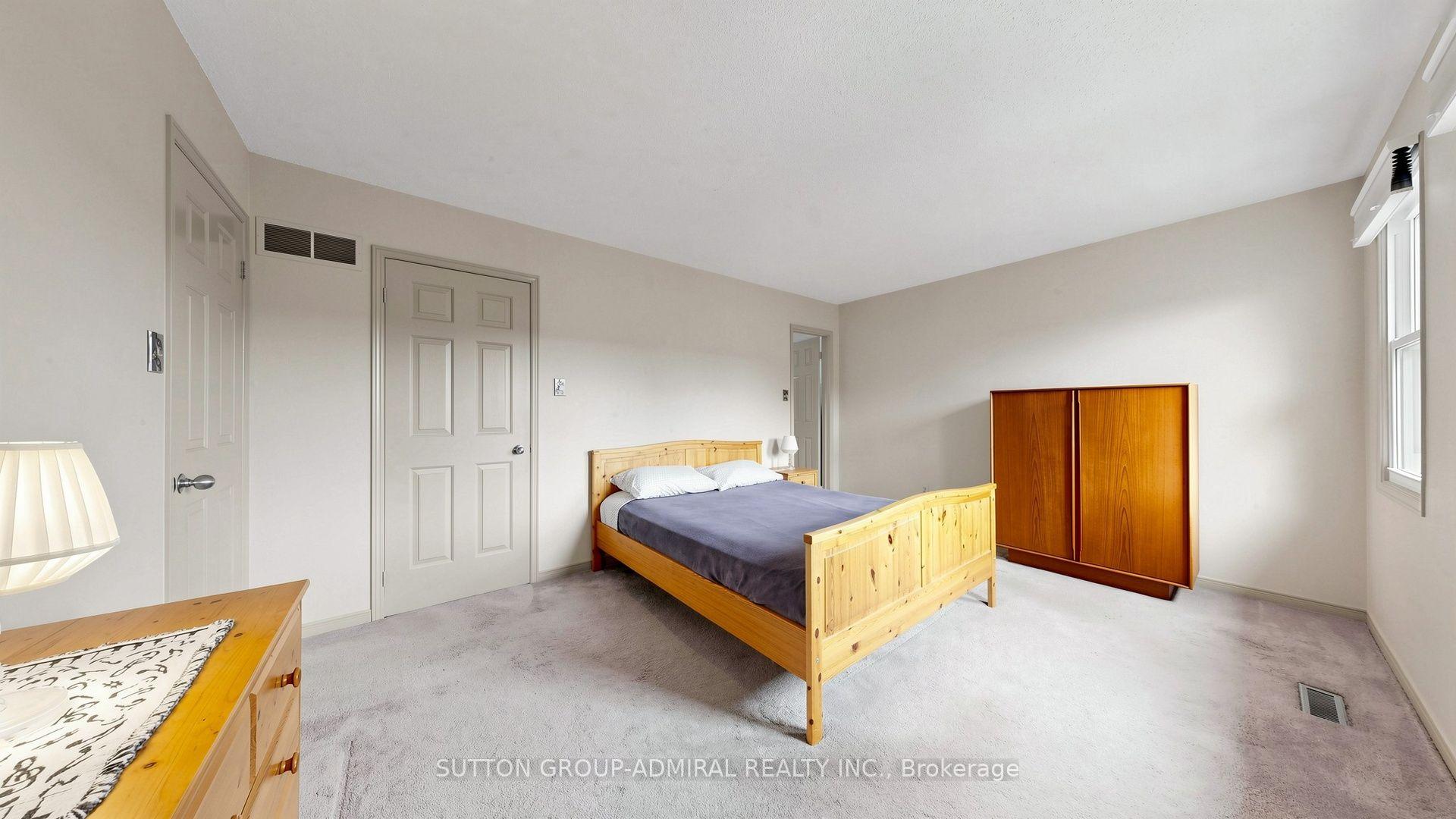 Photo 24 of 160 Marlott Road, Vaughan, Maple — HOMEH