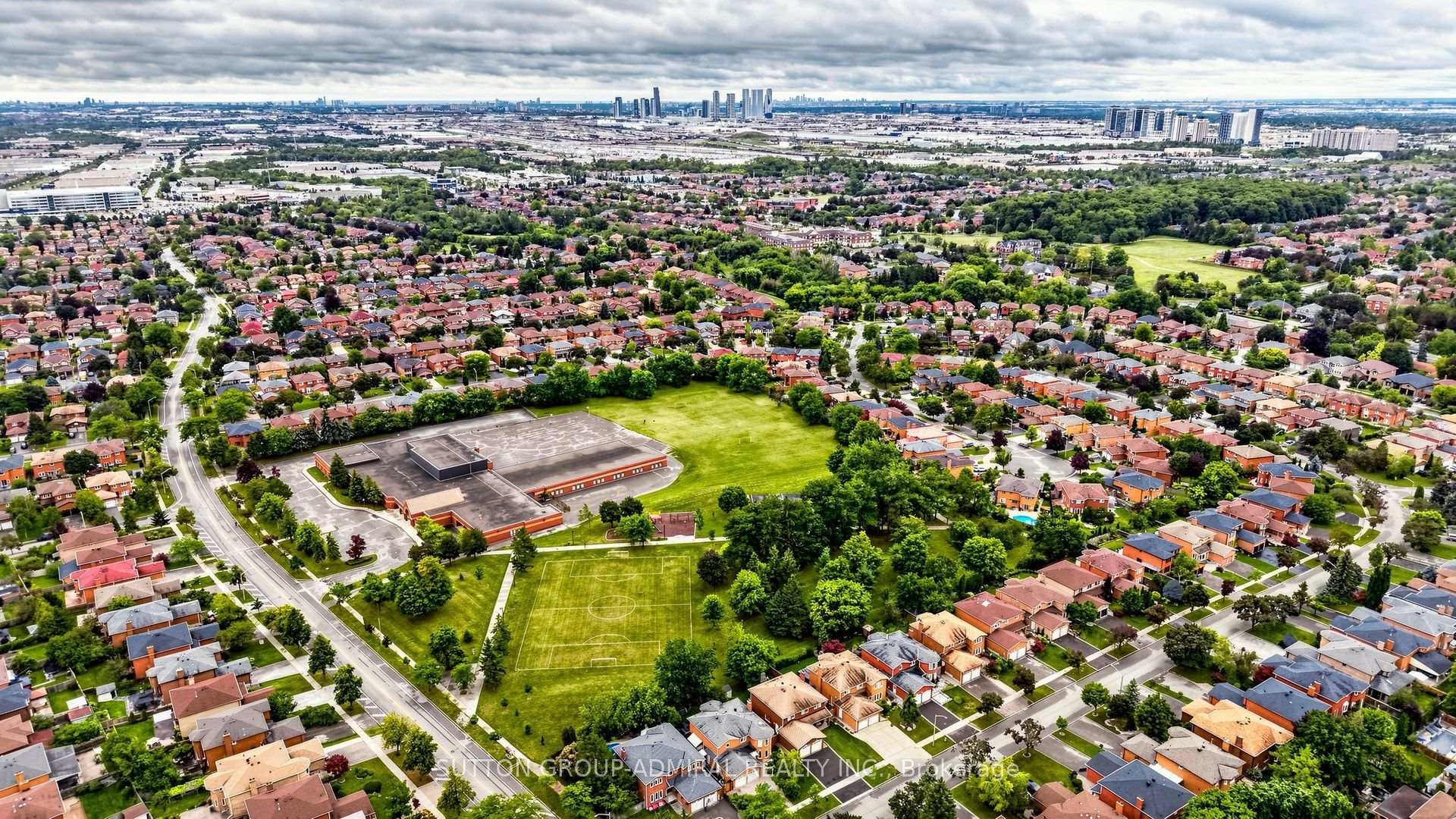 Photo 49 of 160 Marlott Road, Vaughan, Maple — HOMEH