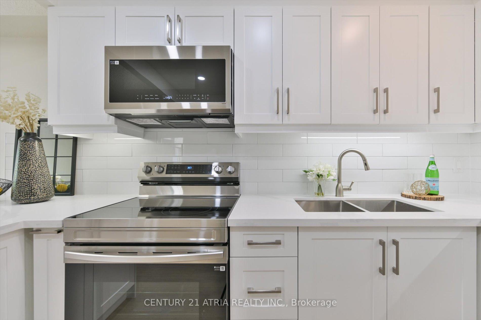 Photo 4 of Unit 207, 4101 Sheppard Avenue E, Scarborough, Agincourt South-Malvern West — HOMEH
