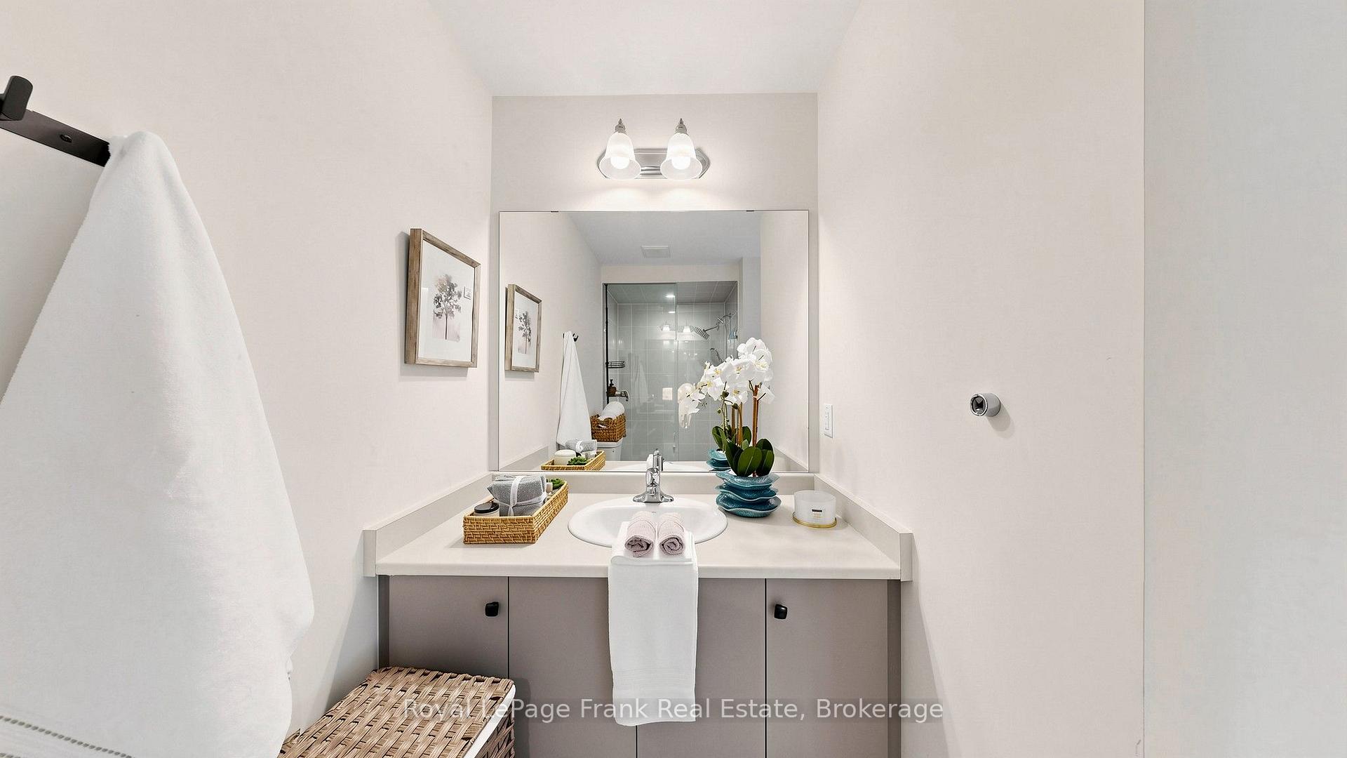 Photo 17 of 139 Senay Circle, Clarington, Courtice — HOMEH
