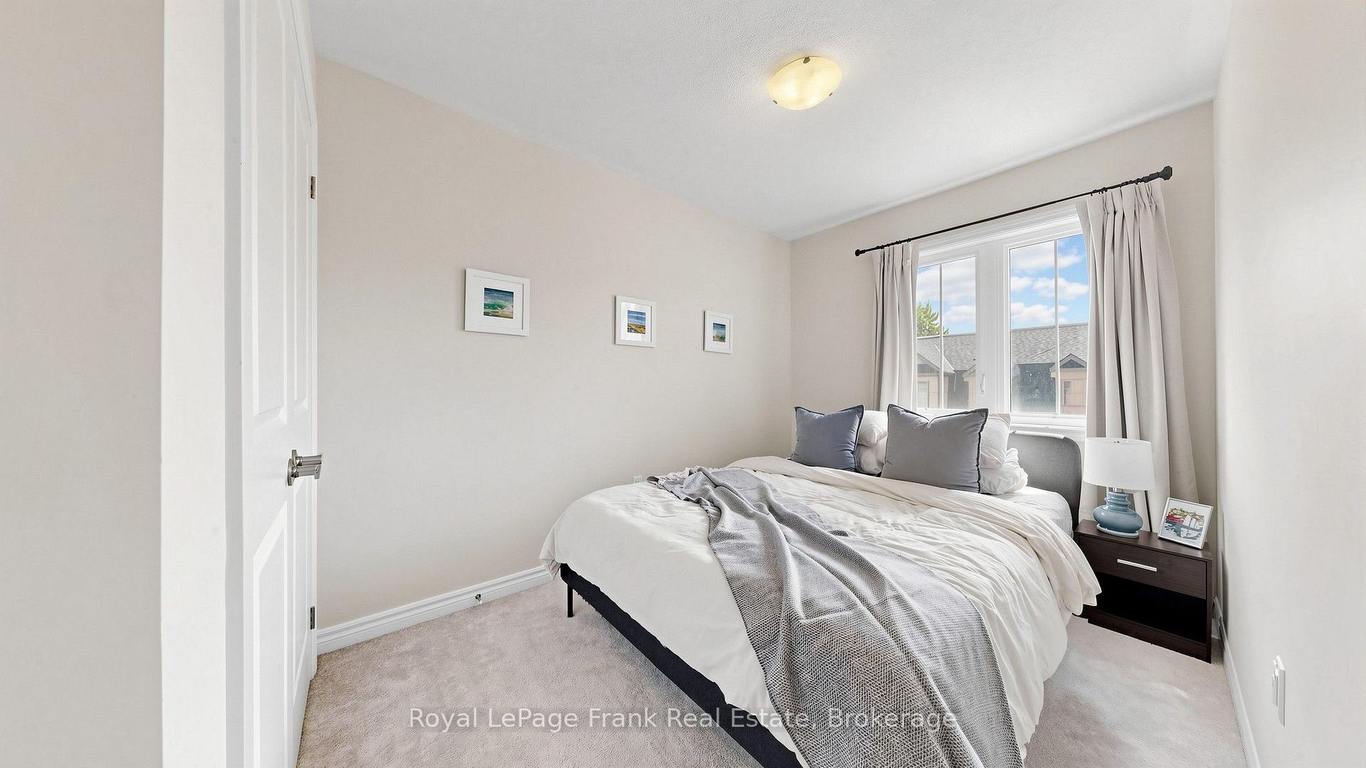 Photo 19 of 139 Senay Circle, Clarington, Courtice — HOMEH