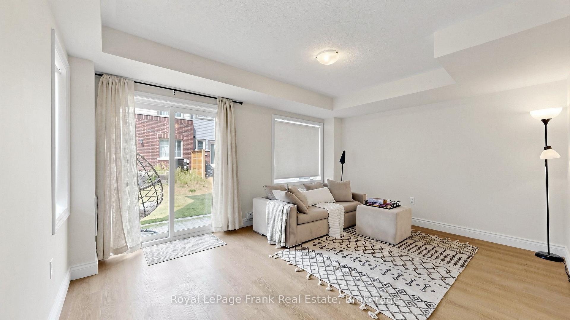 Photo 23 of 139 Senay Circle, Clarington, Courtice — HOMEH