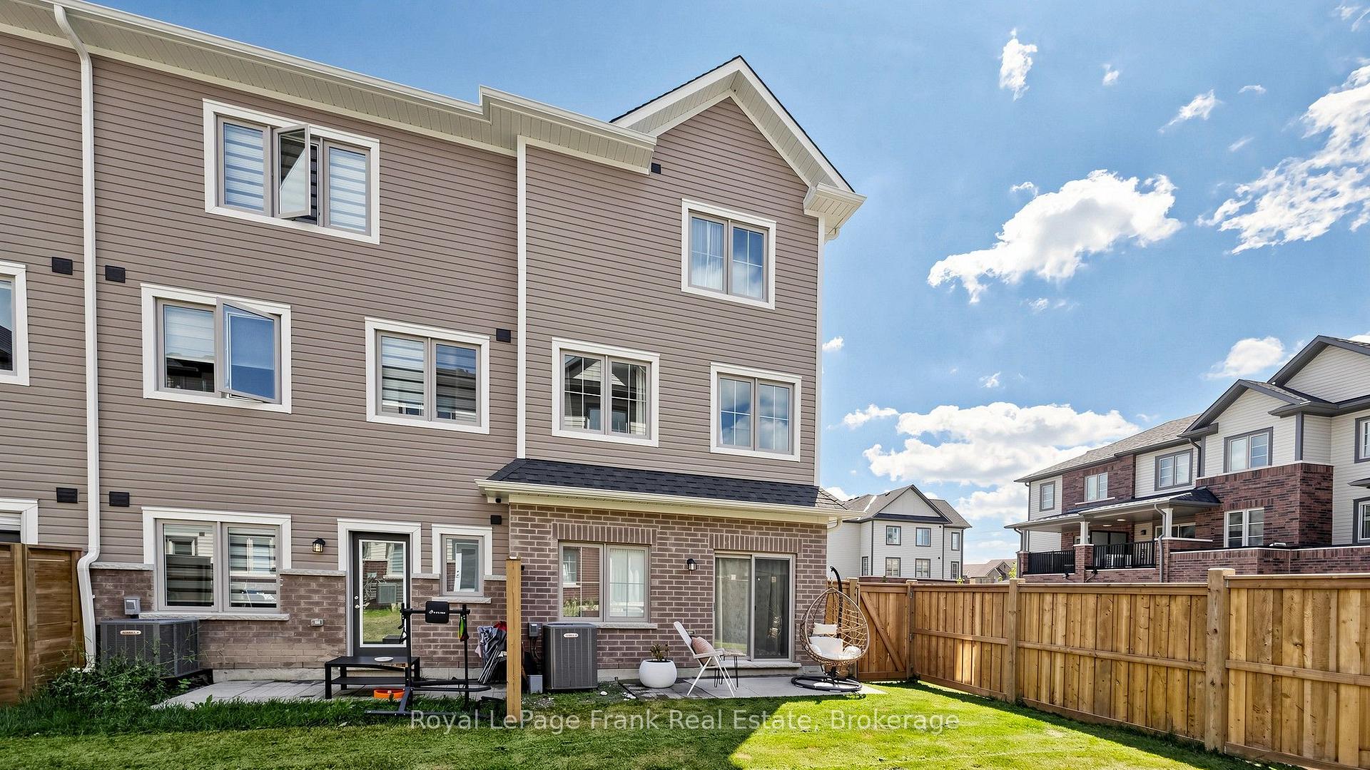 Photo 26 of 139 Senay Circle, Clarington, Courtice — HOMEH
