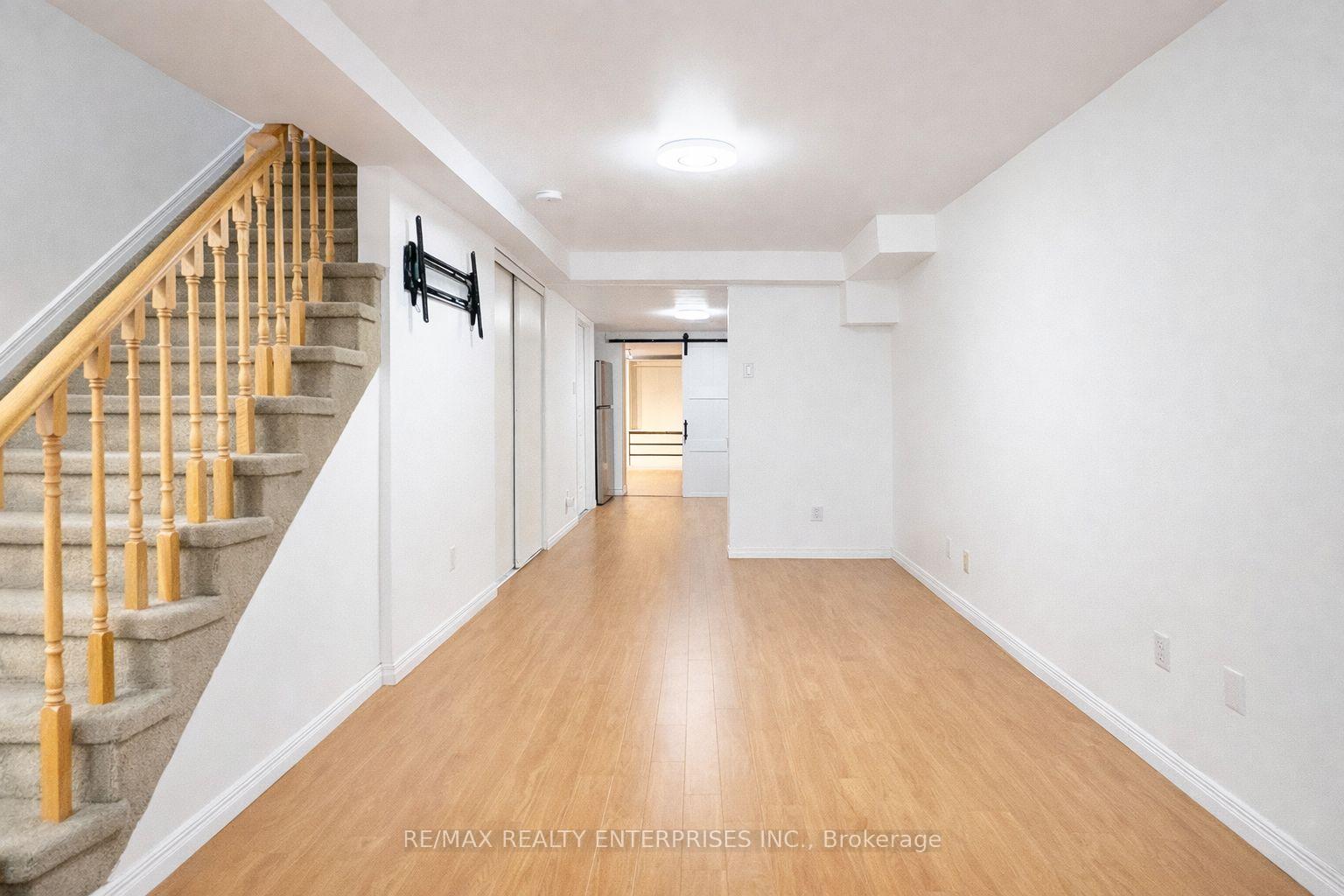 Photo 5 of Unit Lower, 818 Buttonbush Court, Oshawa, Pinecrest — HOMEH