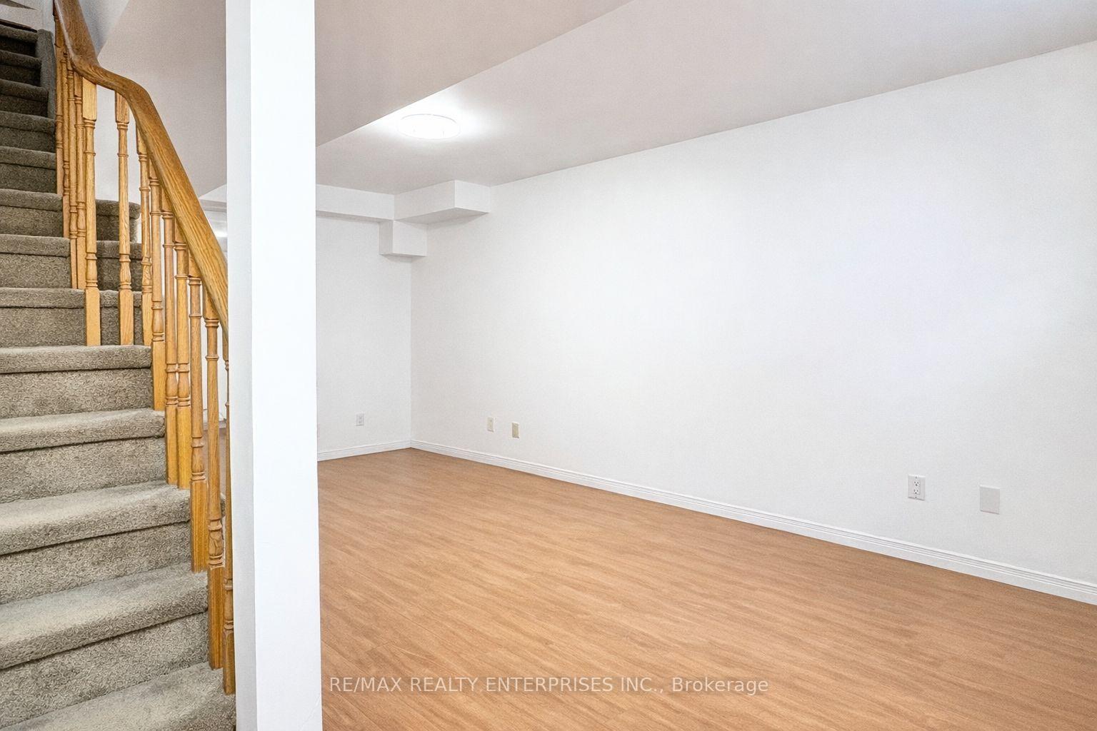 Photo 6 of Unit Lower, 818 Buttonbush Court, Oshawa, Pinecrest — HOMEH