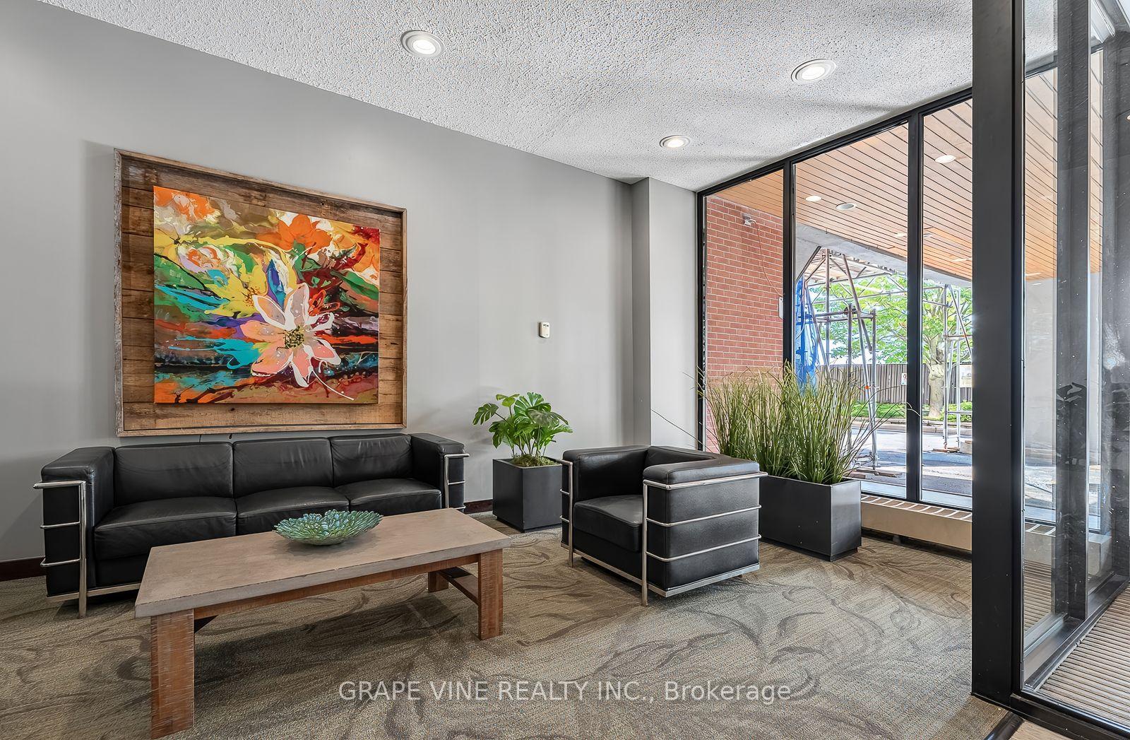 Photo 3 of Unit 504, 2951 Riverside Drive, Ottawa, Mooneys Bay/Riverside Park — HOMEH