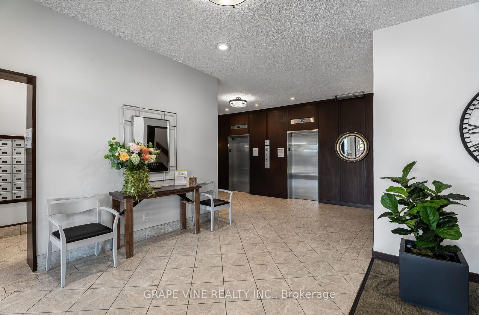 Photo 4 of Unit 504, 2951 Riverside Drive, Ottawa, Mooneys Bay/Riverside Park — HOMEH
