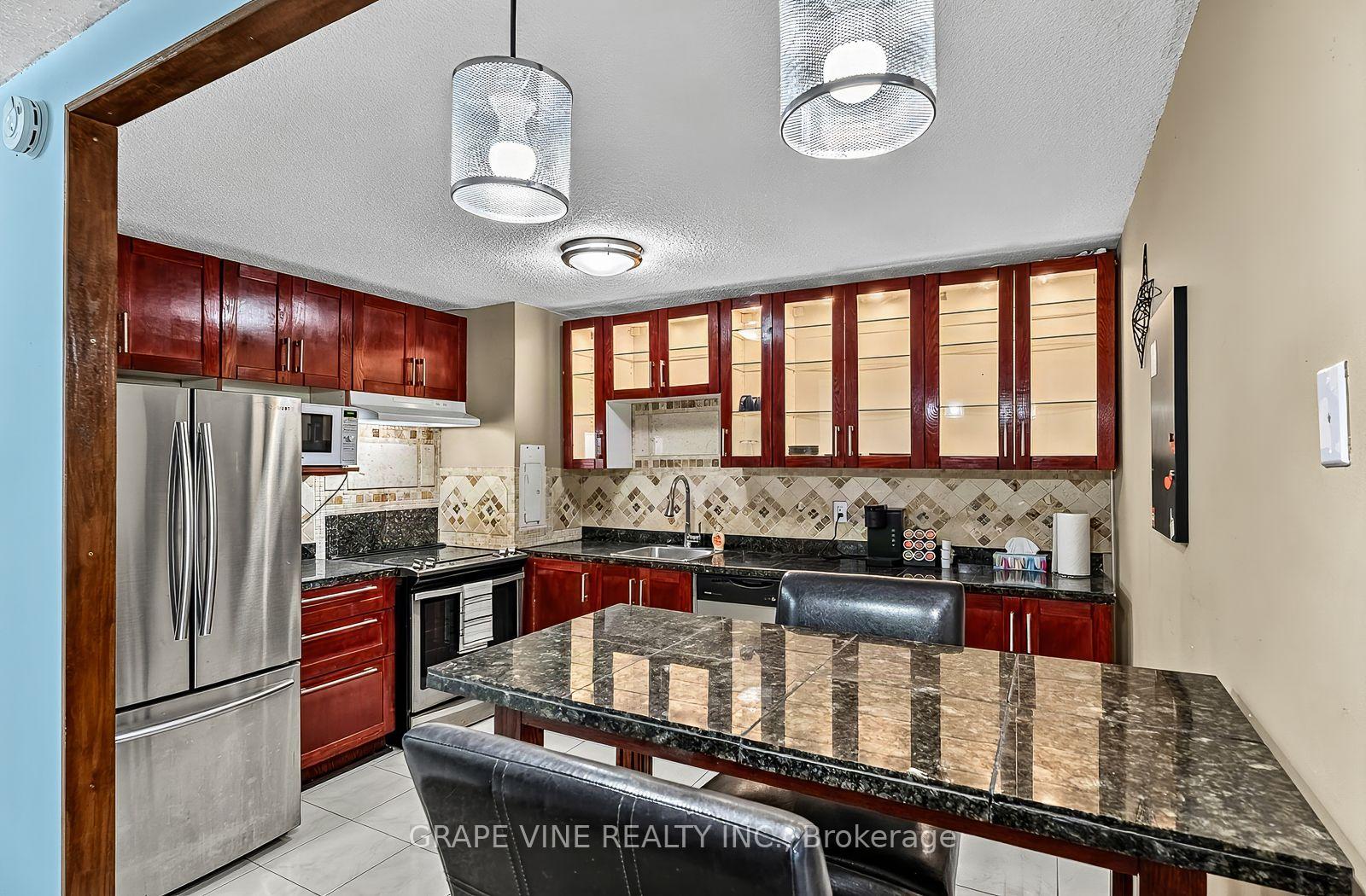Photo 8 of Unit 504, 2951 Riverside Drive, Ottawa, Mooneys Bay/Riverside Park — HOMEH