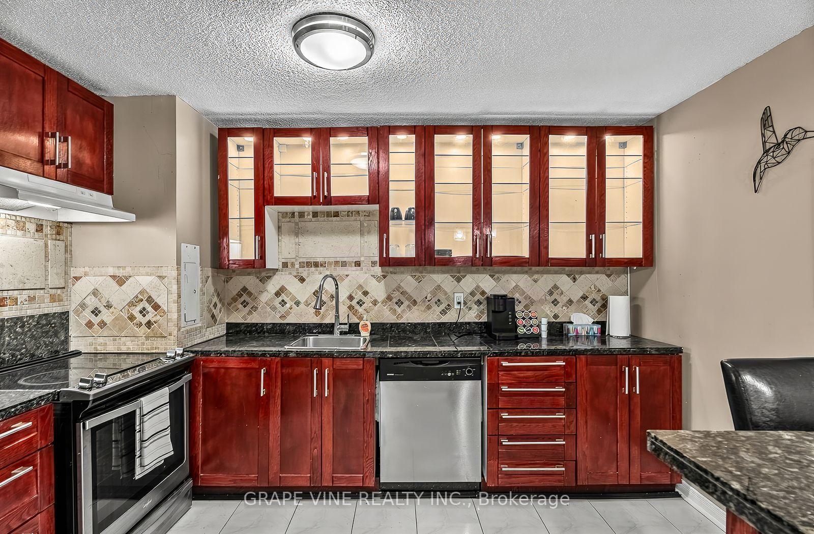 Photo 9 of Unit 504, 2951 Riverside Drive, Ottawa, Mooneys Bay/Riverside Park — HOMEH