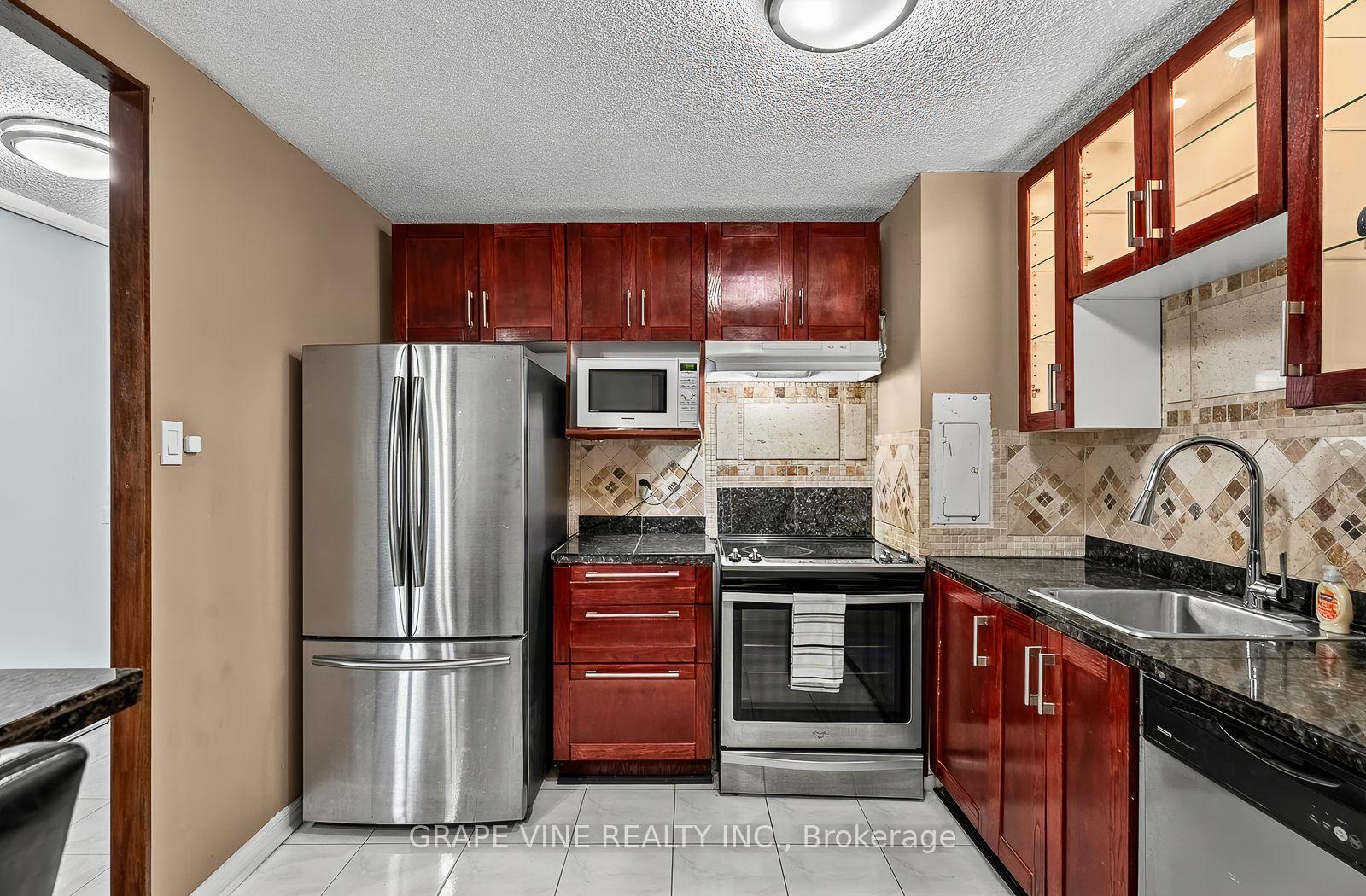 Photo 10 of Unit 504, 2951 Riverside Drive, Ottawa, Mooneys Bay/Riverside Park — HOMEH