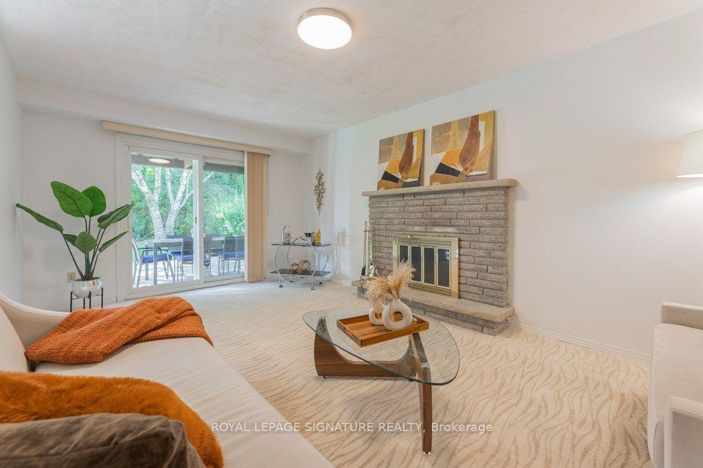 Photo 9 of 25 Stiver Court, Markham, Unionville — HOMEH