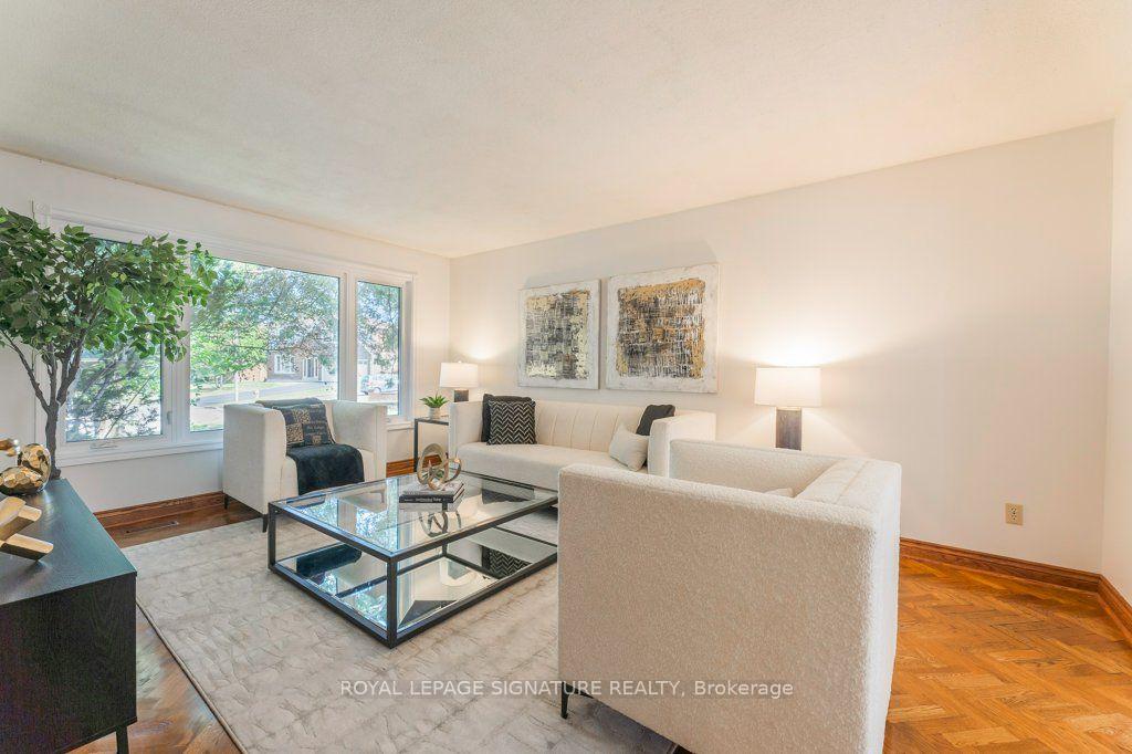 Photo 11 of 25 Stiver Court, Markham, Unionville — HOMEH