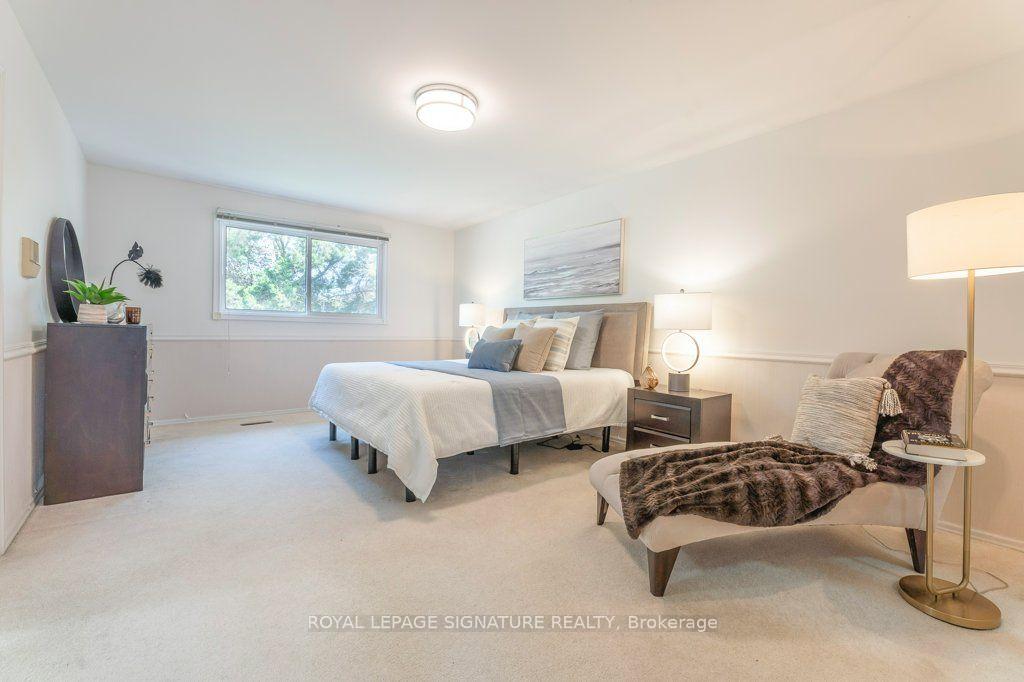 Photo 13 of 25 Stiver Court, Markham, Unionville — HOMEH