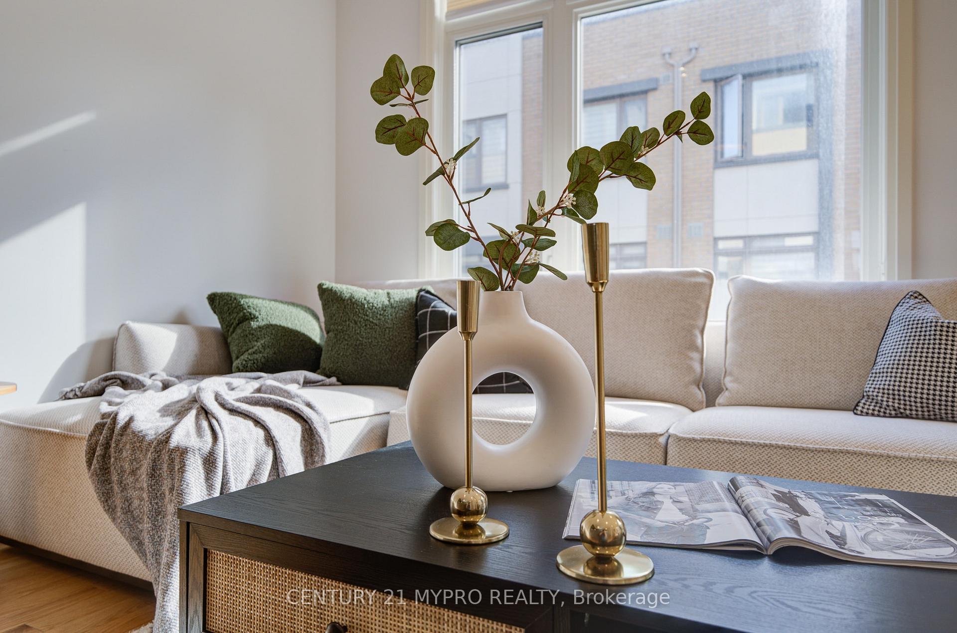 Photo 9 of 40 Teasel Way, Markham, Unionville — HOMEH