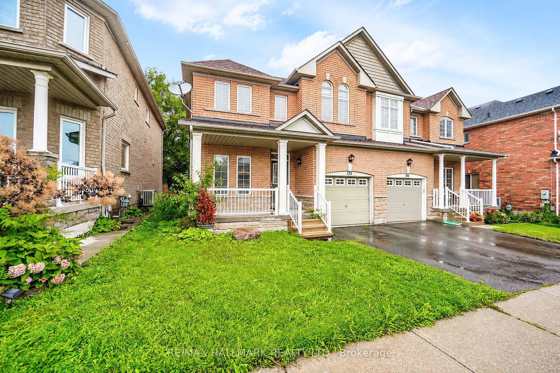 Photo 3 of 135 Maroon Drive, Richmond Hill, Oak Ridges Lake Wilcox — HOMEH