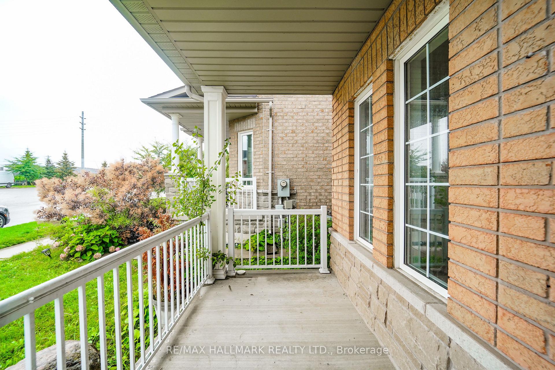 Photo 5 of 135 Maroon Drive, Richmond Hill, Oak Ridges Lake Wilcox — HOMEH