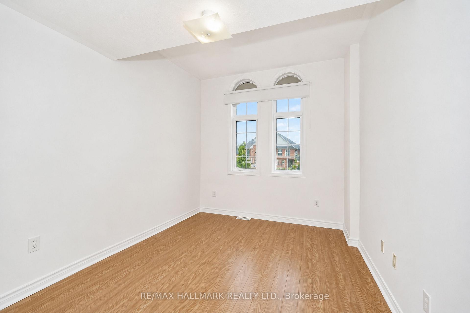 Photo 16 of 135 Maroon Drive, Richmond Hill, Oak Ridges Lake Wilcox — HOMEH