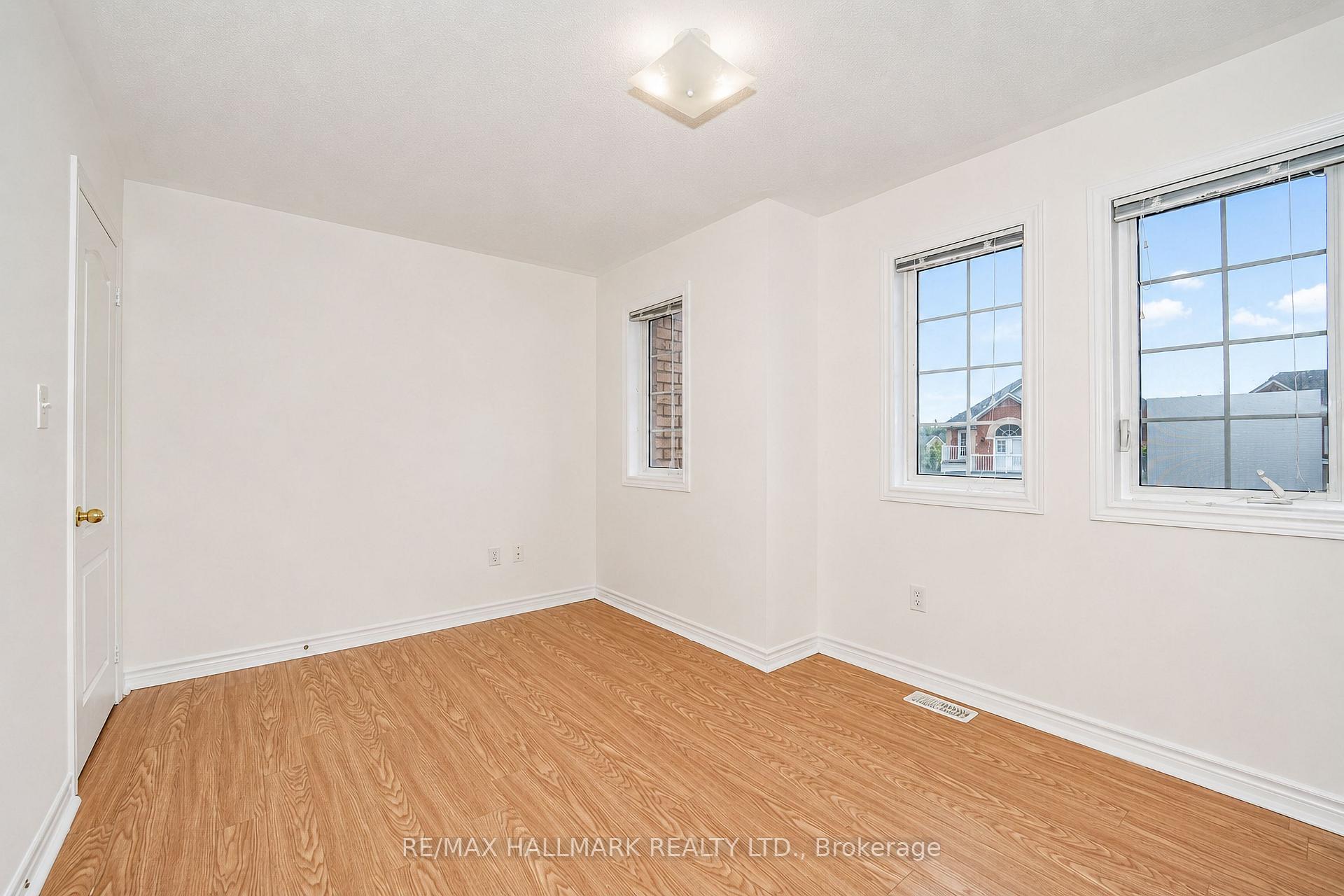 Photo 19 of 135 Maroon Drive, Richmond Hill, Oak Ridges Lake Wilcox — HOMEH