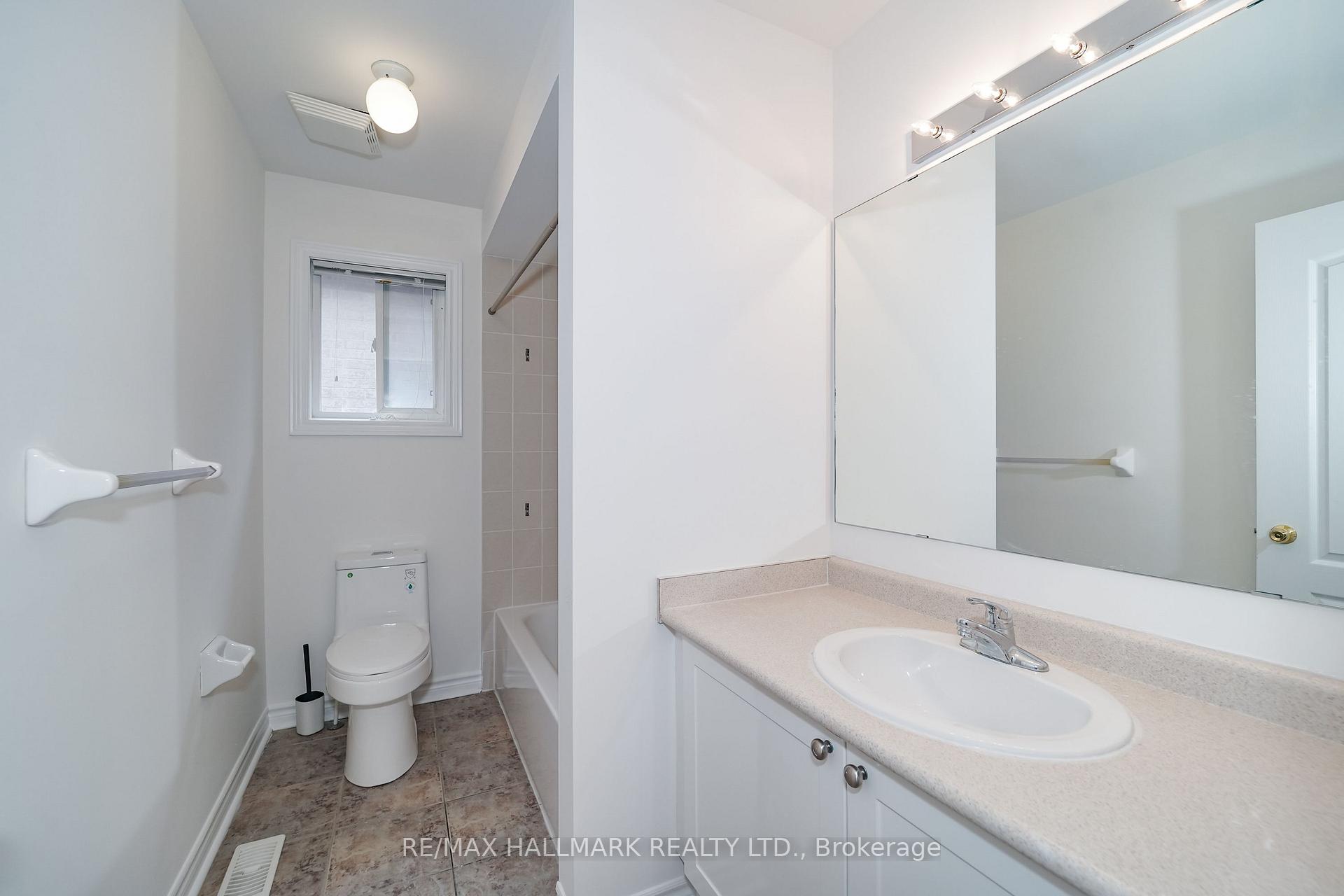 Photo 20 of 135 Maroon Drive, Richmond Hill, Oak Ridges Lake Wilcox — HOMEH