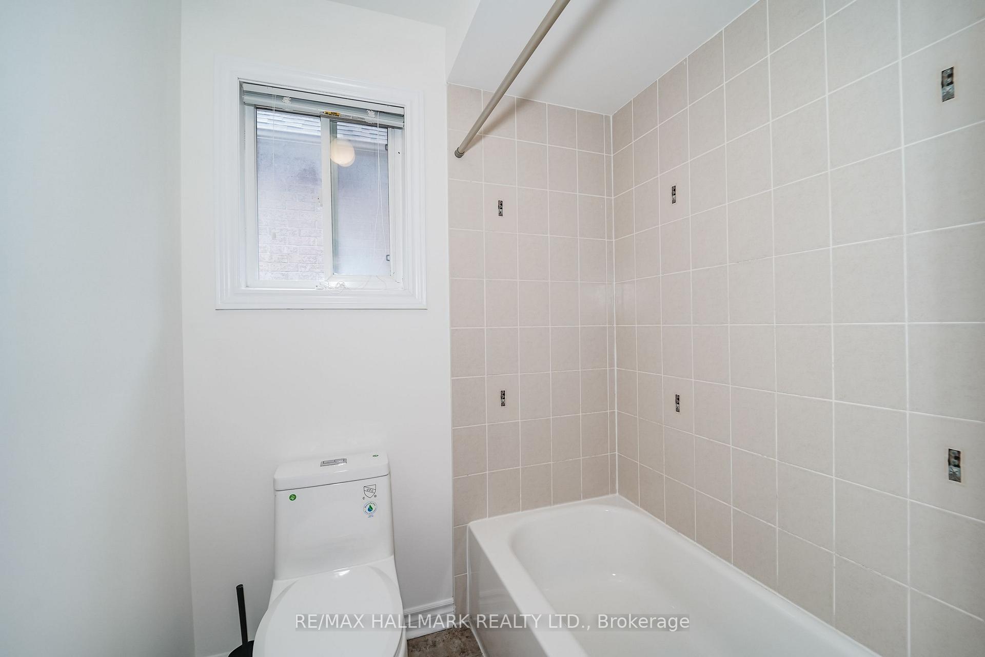 Photo 21 of 135 Maroon Drive, Richmond Hill, Oak Ridges Lake Wilcox — HOMEH