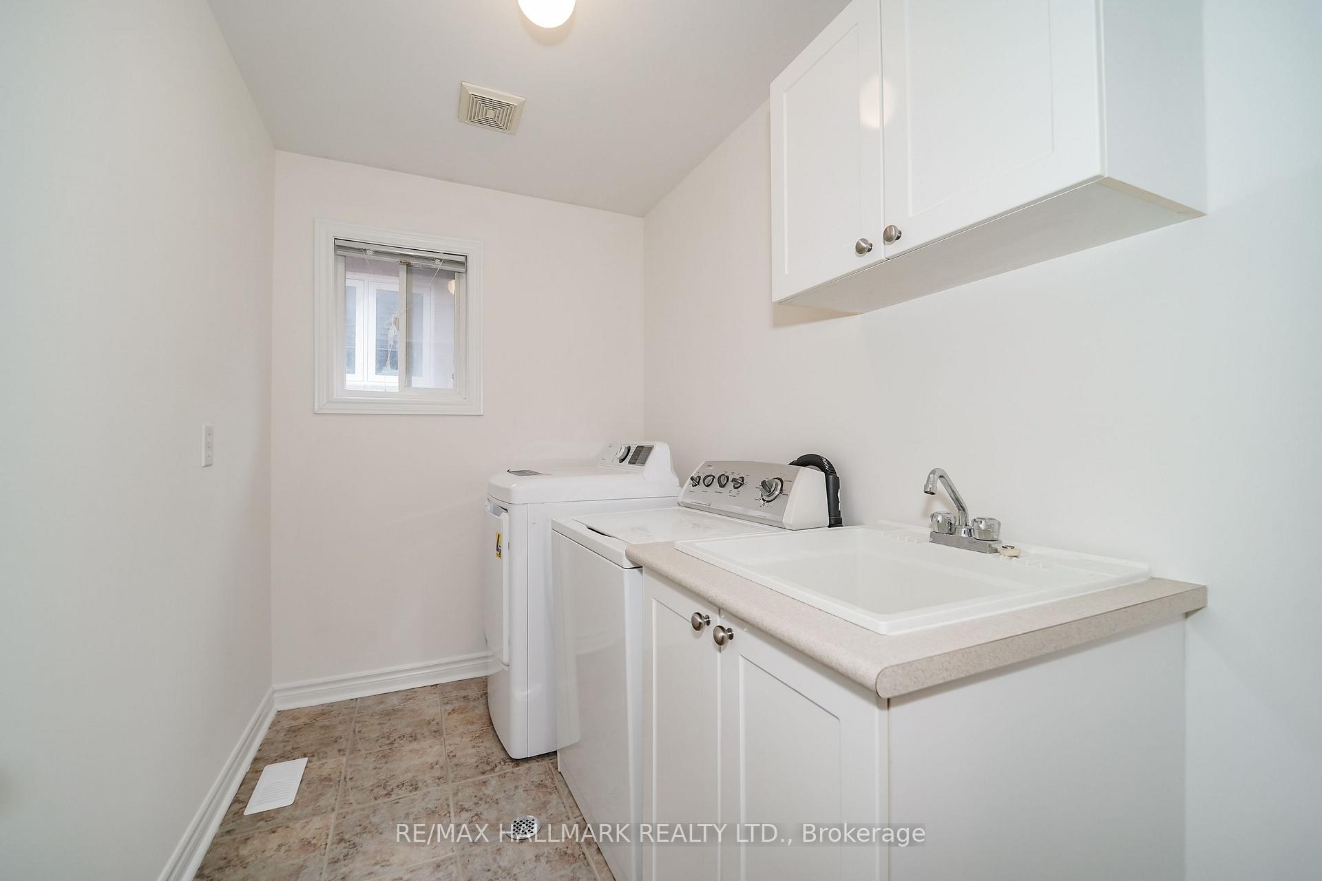 Photo 22 of 135 Maroon Drive, Richmond Hill, Oak Ridges Lake Wilcox — HOMEH