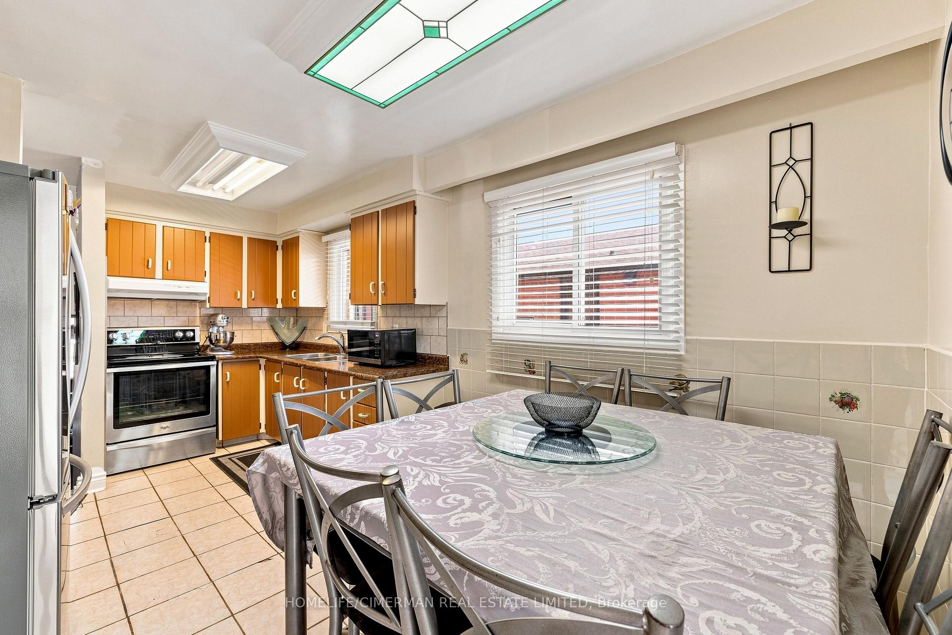 Photo 10 of 505 Appledore Crescent, Mississauga, Cooksville — HOMEH