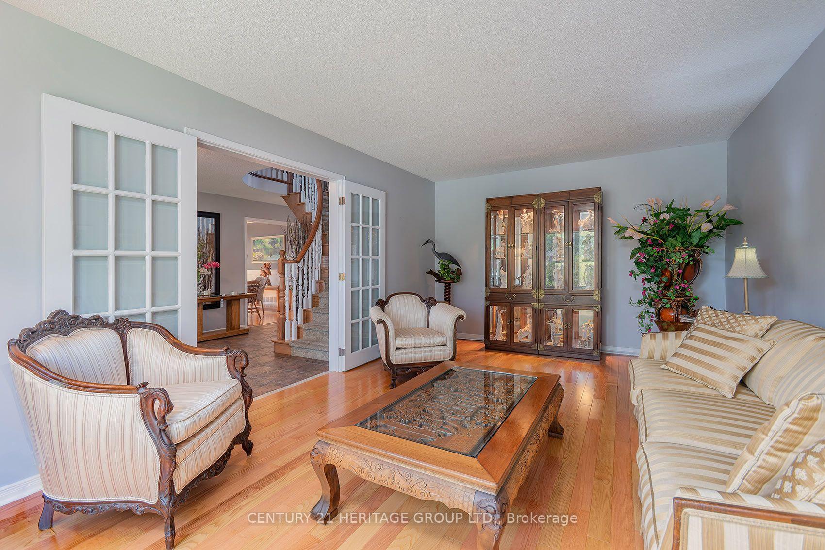 Photo 36 of 55 Chartwell Crescent, Georgina, Keswick North — HOMEH