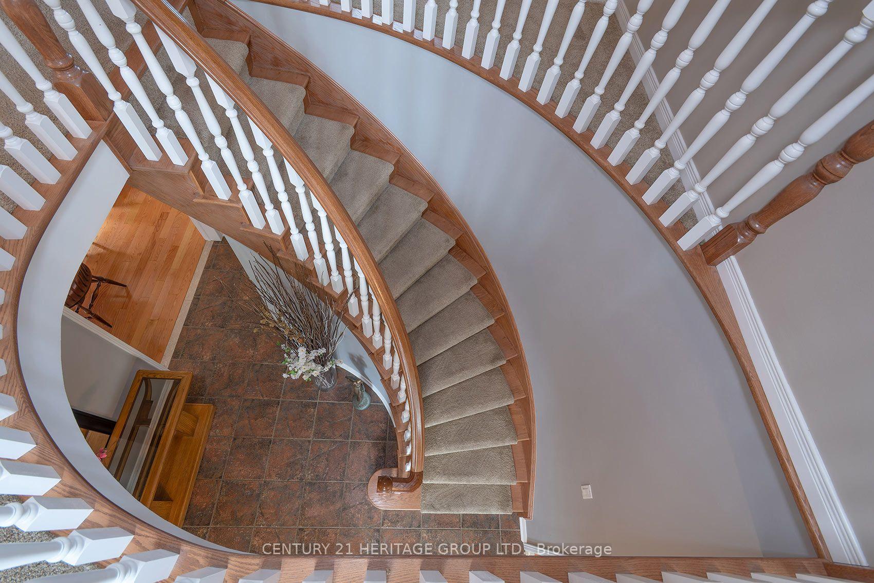 Photo 38 of 55 Chartwell Crescent, Georgina, Keswick North — HOMEH