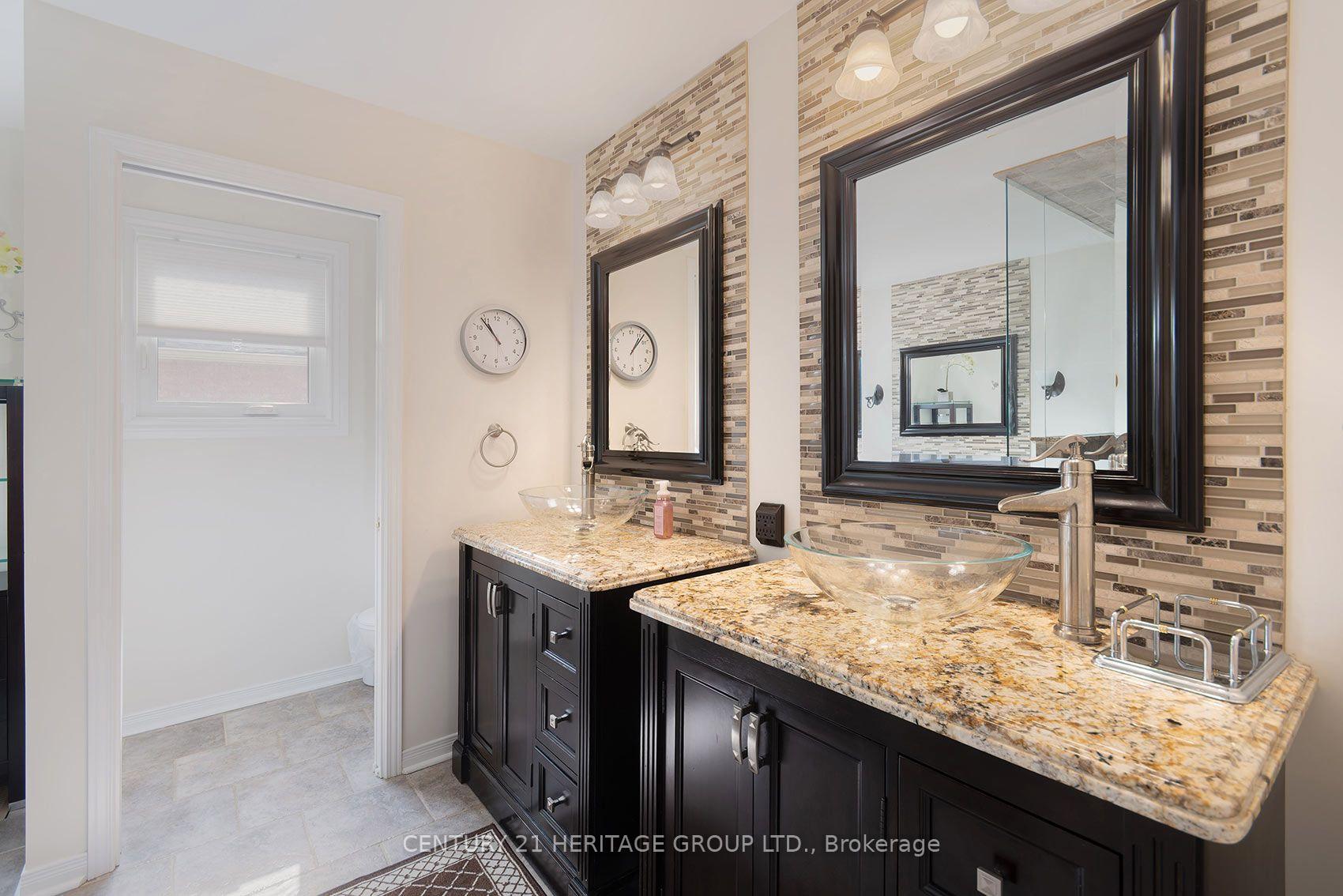 Photo 43 of 55 Chartwell Crescent, Georgina, Keswick North — HOMEH