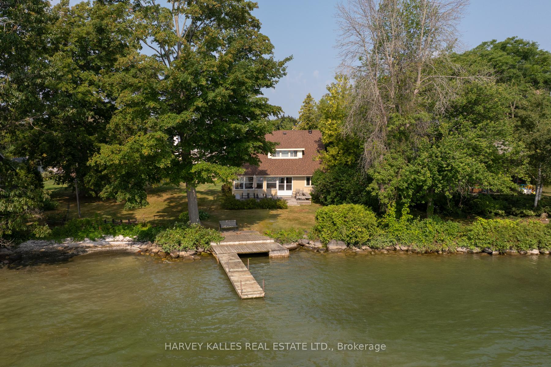Photo 3 of 607 Cedarvale Drive, Innisfil, Rural Innisfil — HOMEH