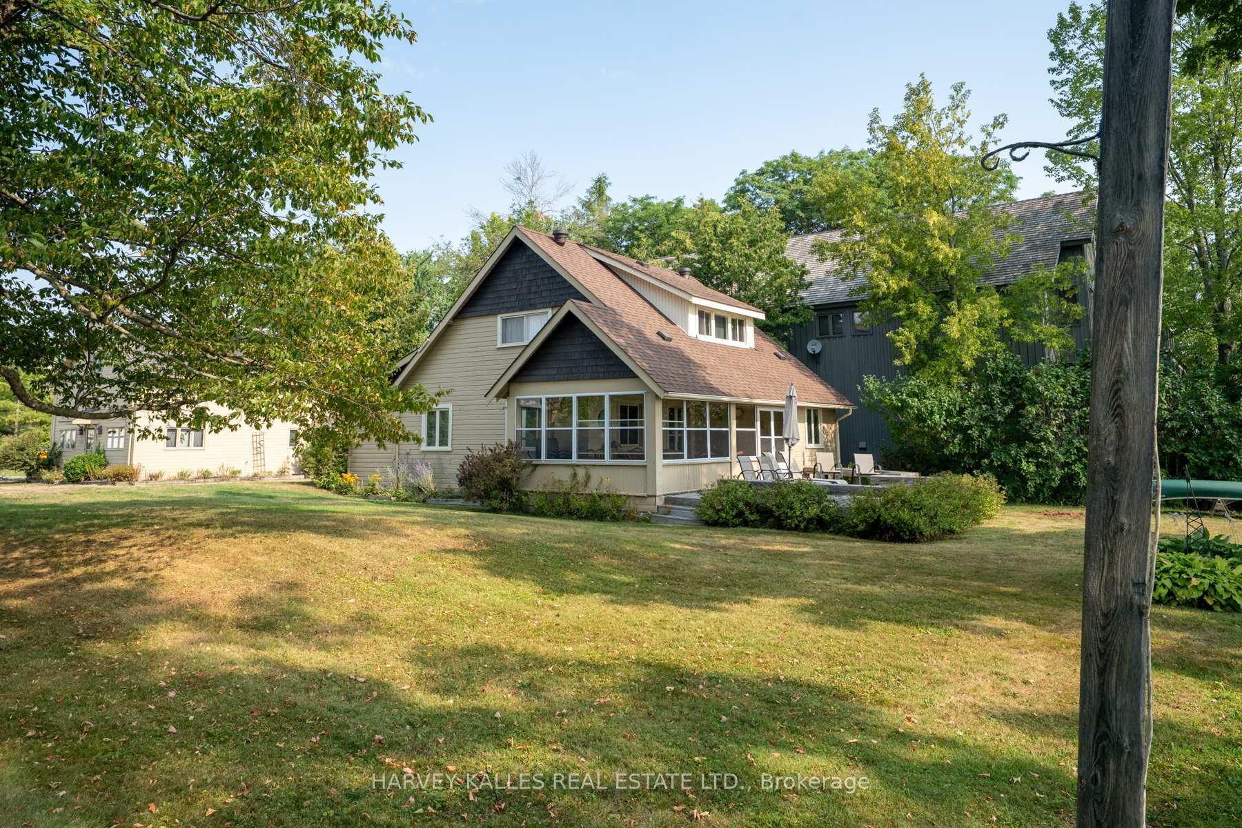 Photo 15 of 607 Cedarvale Drive, Innisfil, Rural Innisfil — HOMEH