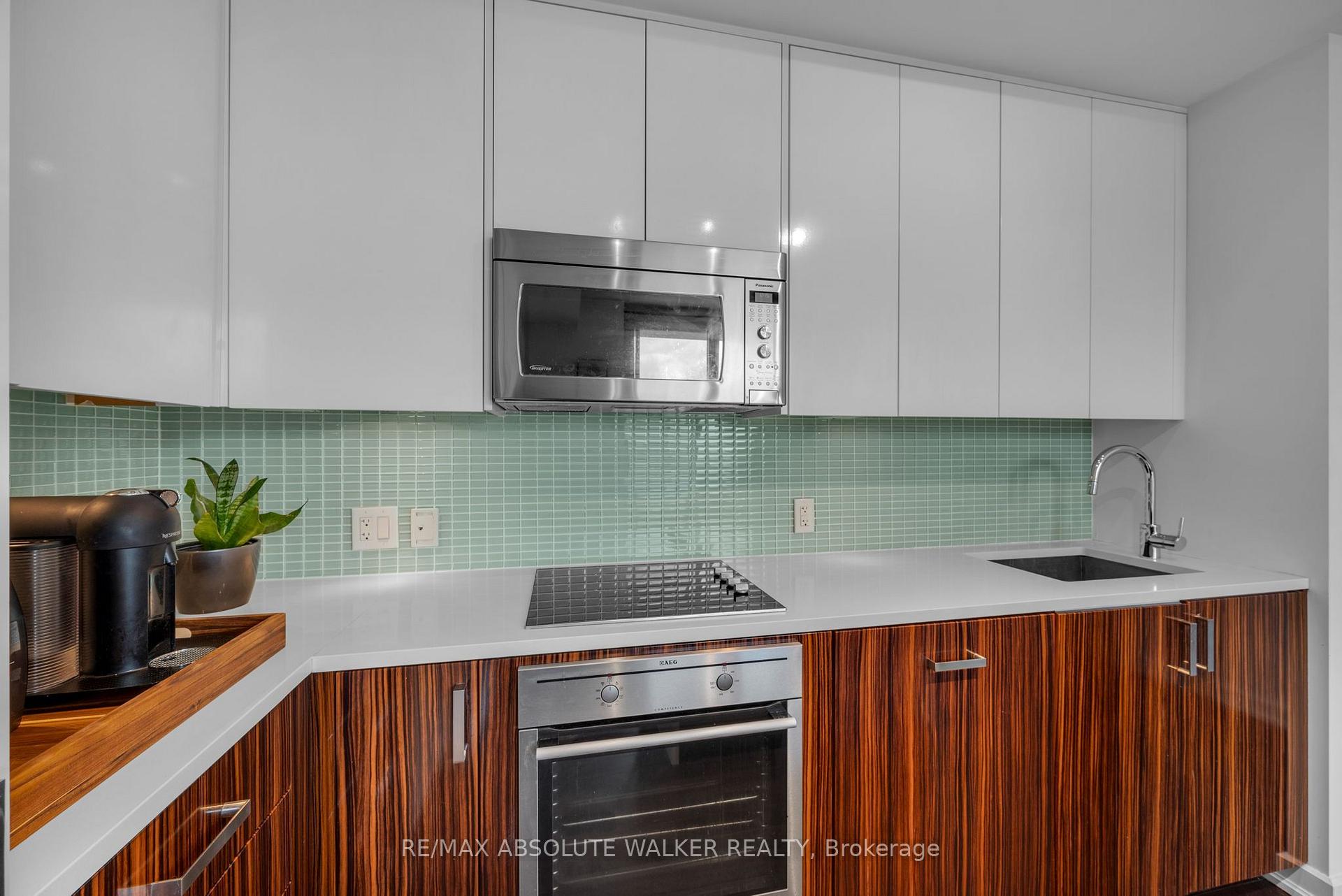 Photo 6 of Unit 810, 300 Lisgar Street, Ottawa, Ottawa Centre — HOMEH