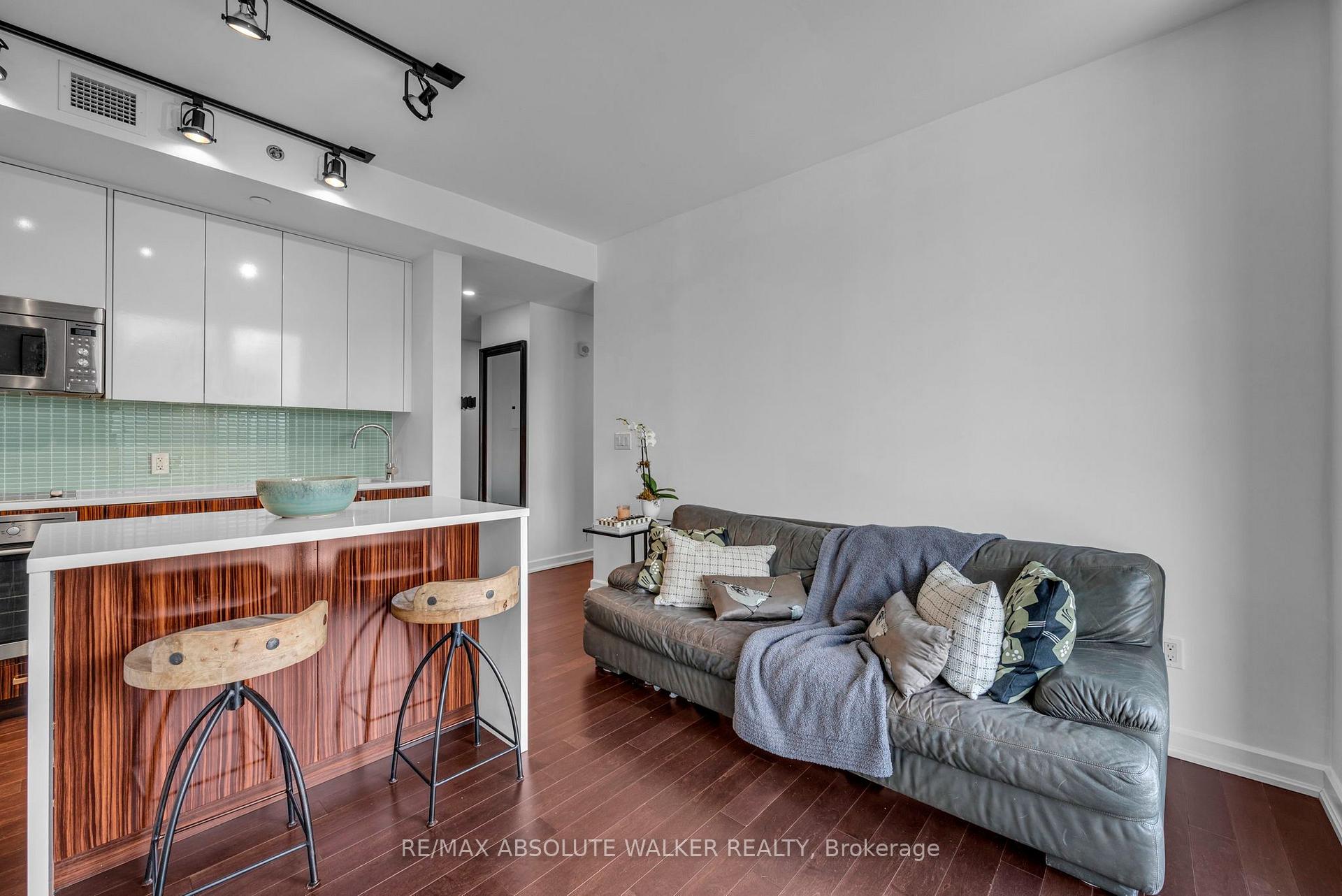 Photo 10 of Unit 810, 300 Lisgar Street, Ottawa, Ottawa Centre — HOMEH