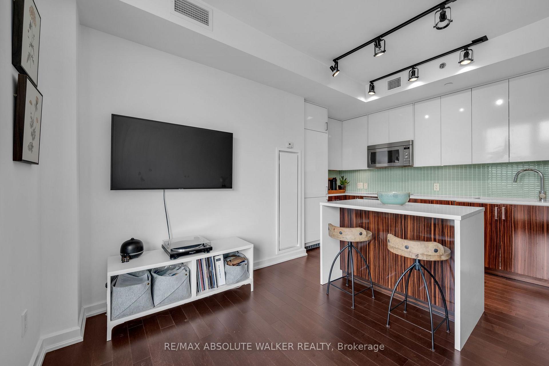 Photo 11 of Unit 810, 300 Lisgar Street, Ottawa, Ottawa Centre — HOMEH