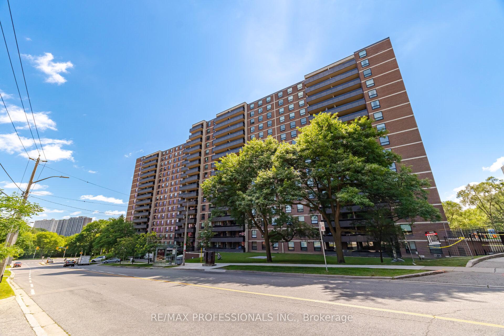 Photo 1 of Unit 902, 15 La Rose Avenue, Etobicoke, Humber Heights — HOMEH