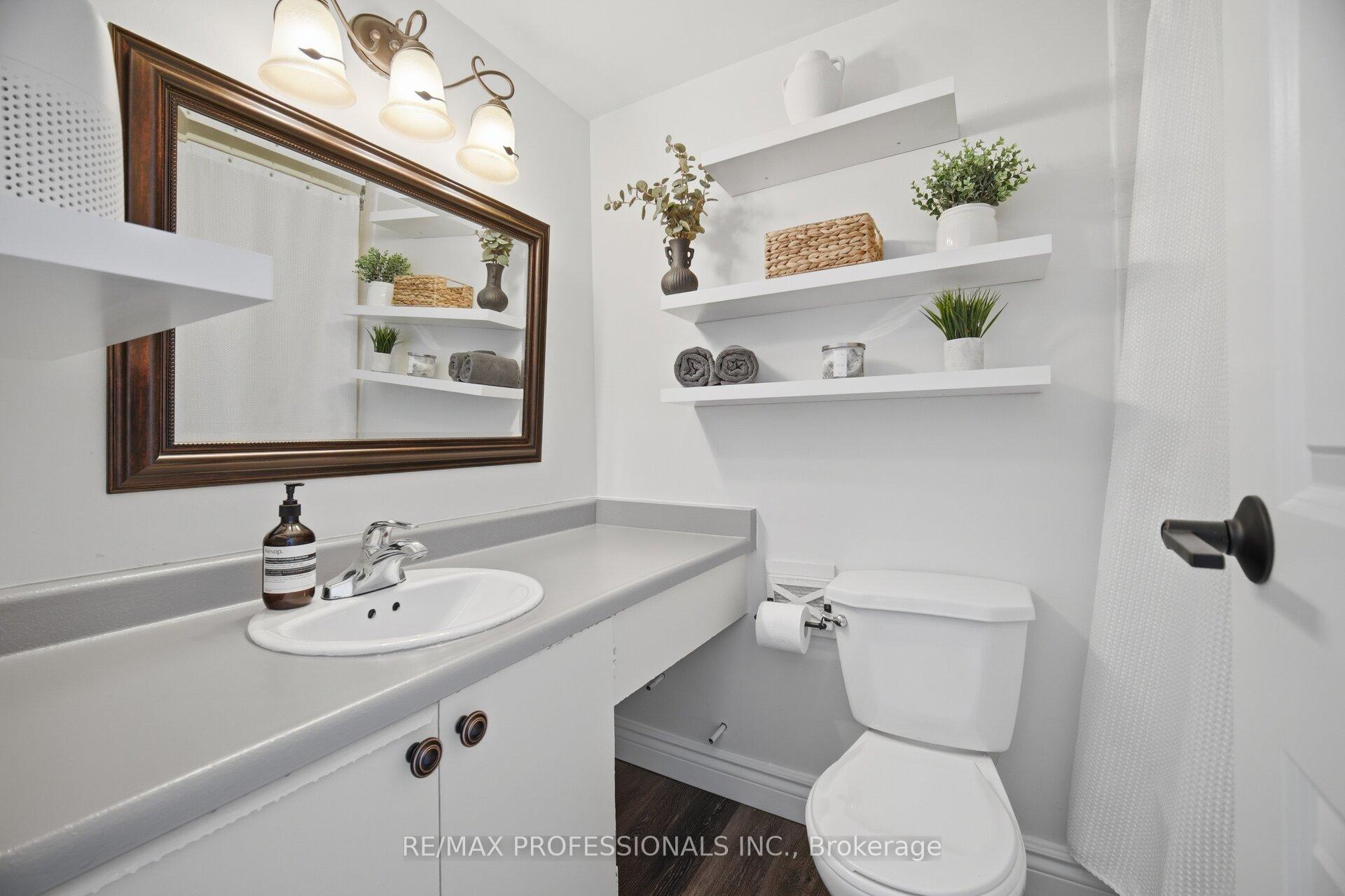 Photo 23 of Unit 902, 15 La Rose Avenue, Etobicoke, Humber Heights — HOMEH