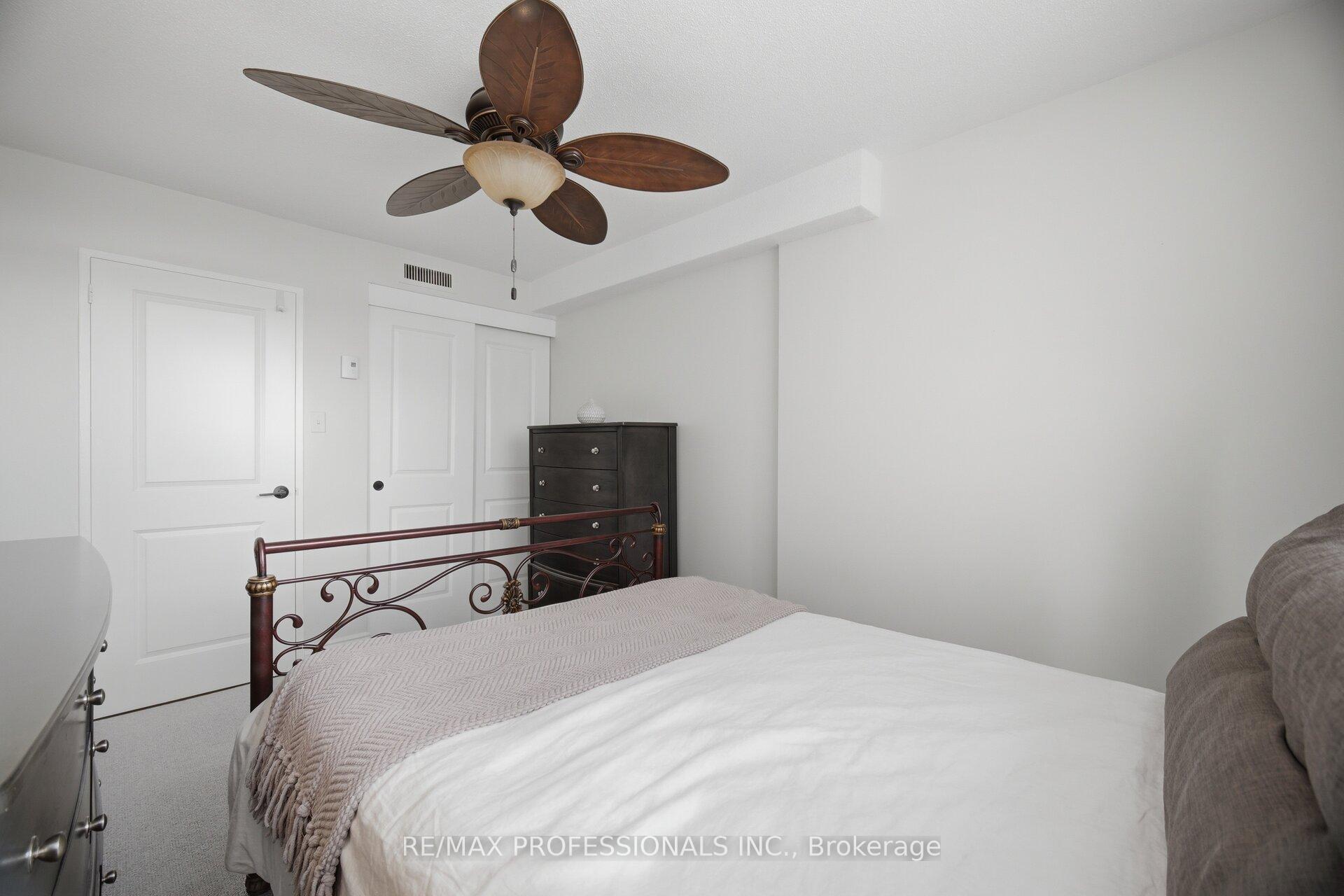 Photo 26 of Unit 902, 15 La Rose Avenue, Etobicoke, Humber Heights — HOMEH