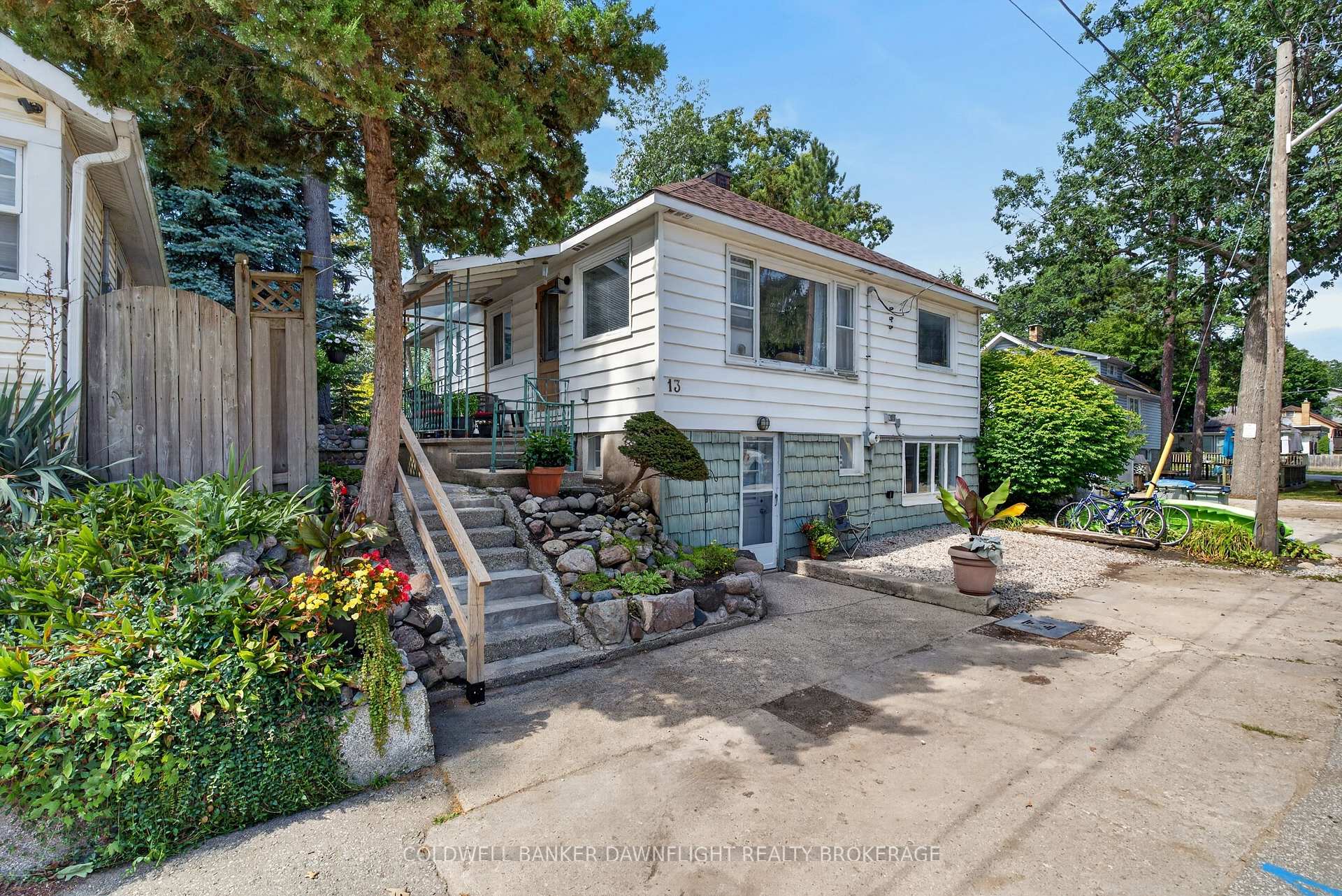Photo 2 of 13 Warwick Avenue, Lambton Shores, Grand Bend — HOMEH