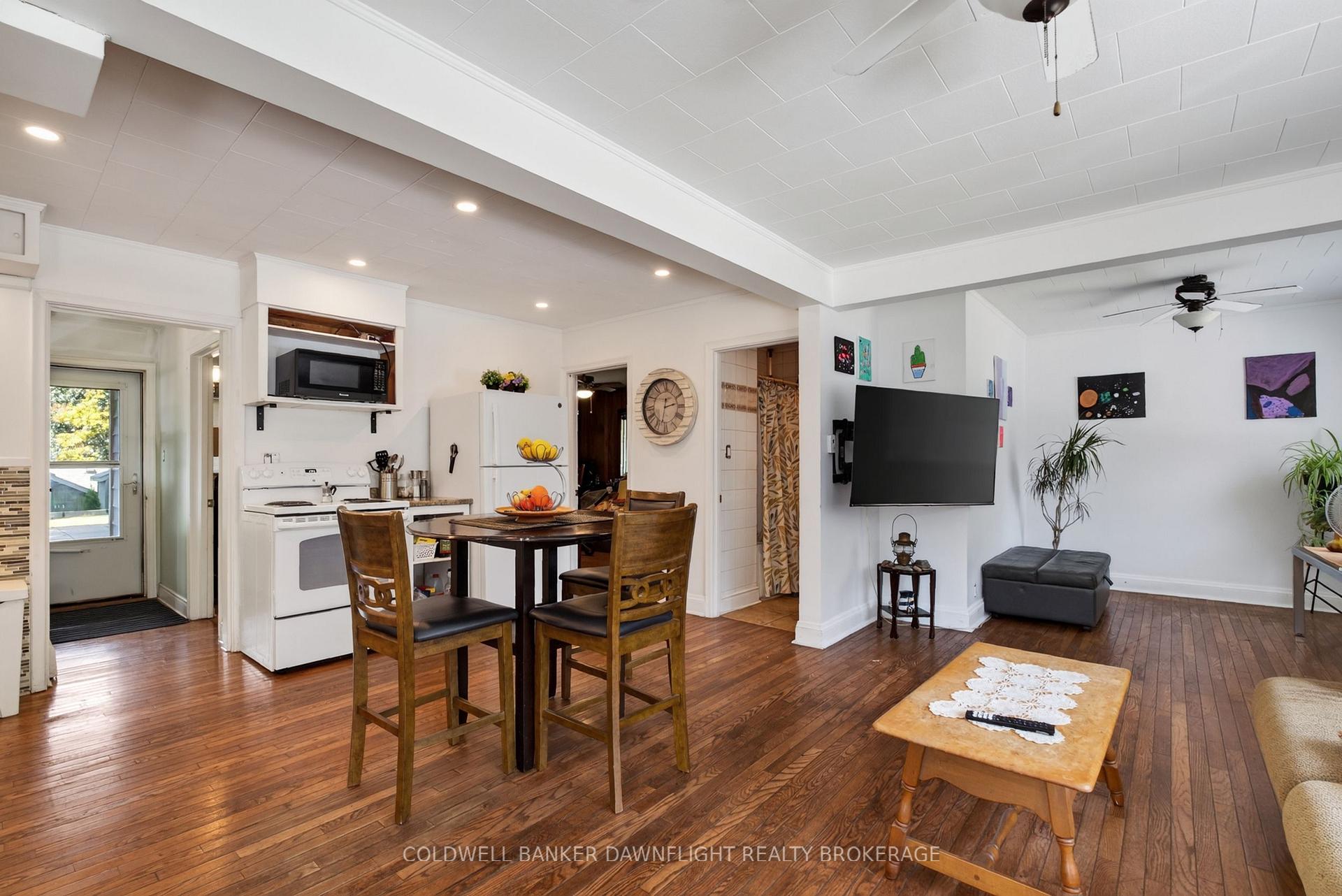Photo 4 of 13 Warwick Avenue, Lambton Shores, Grand Bend — HOMEH