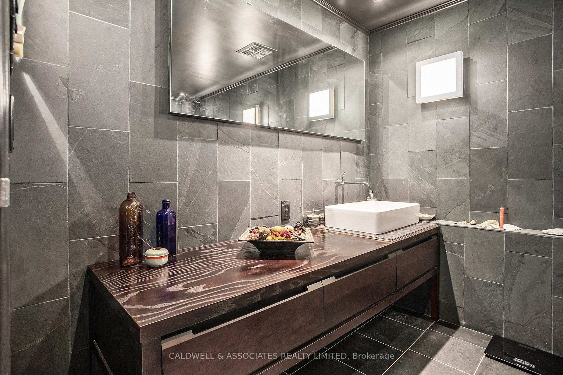 Photo 23 of Unit 104, 15 Murray Street, Ottawa, Lower Town/Byward Market — HOMEH