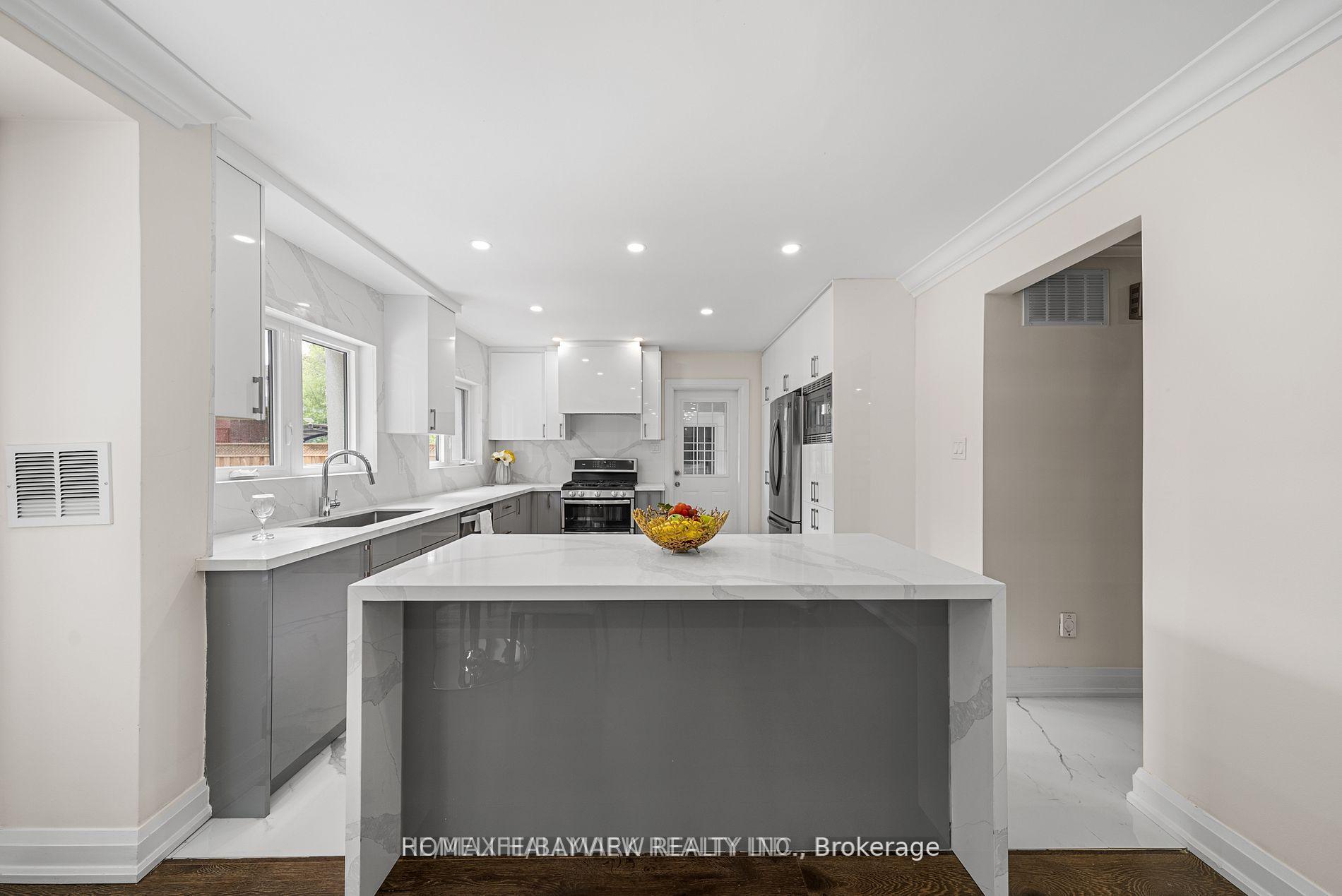 Photo 17 of 220 Grandview Avenue, Markham, Grandview — HOMEH