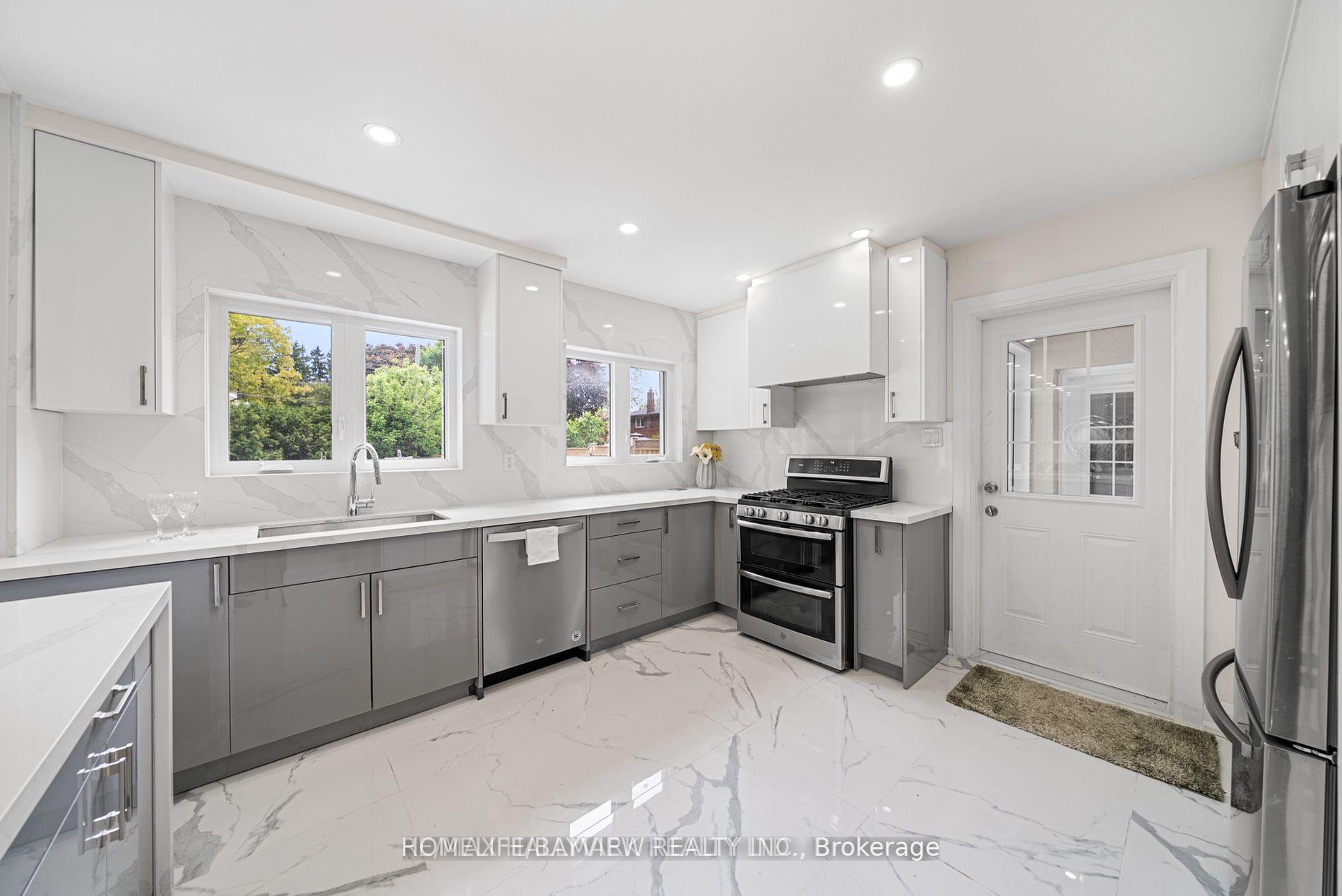 Photo 26 of 220 Grandview Avenue, Markham, Grandview — HOMEH