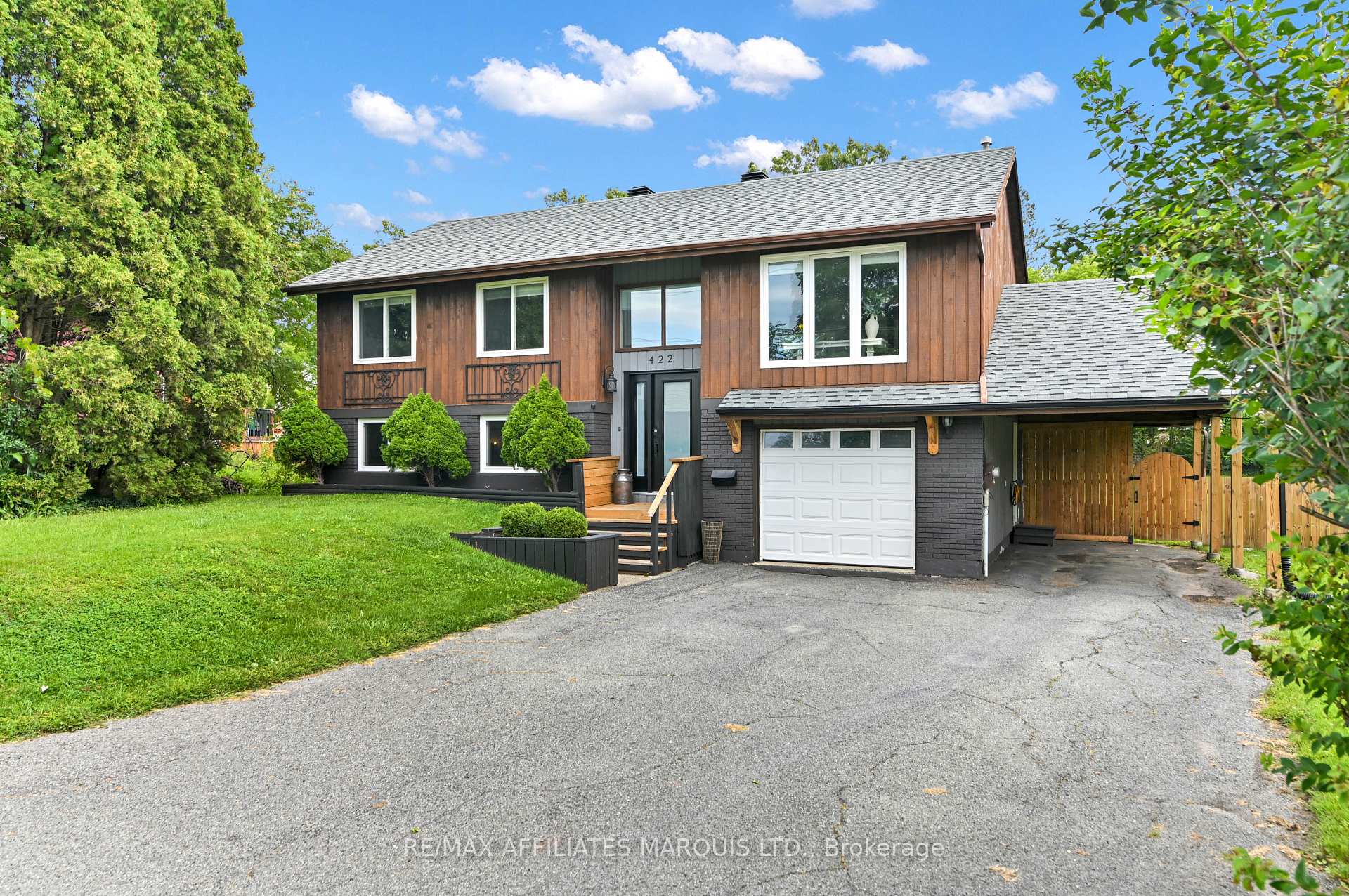 Photo 2 of 422 Hilbert Avenue, Cornwall, Cornwall — HOMEH