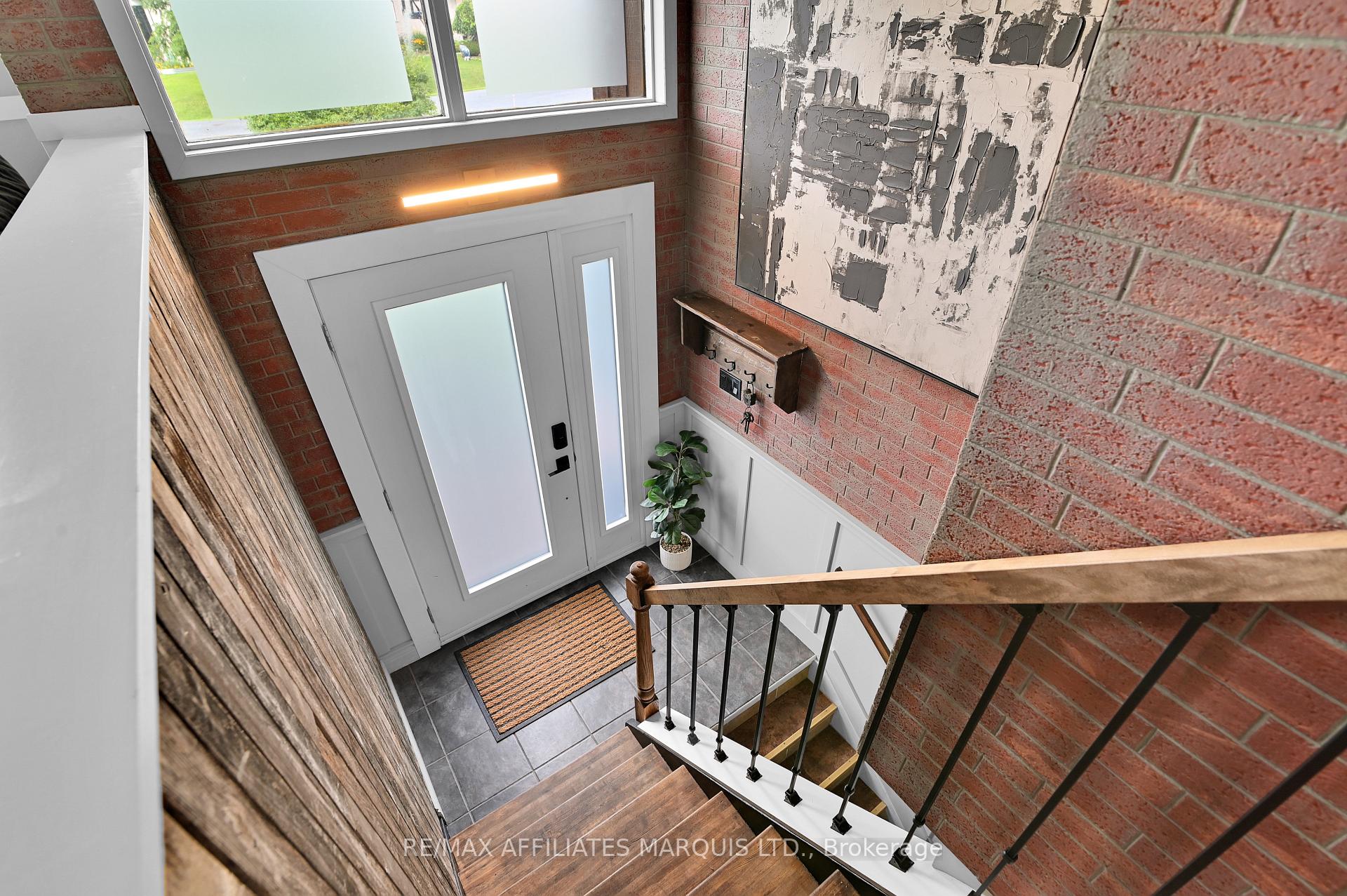 Photo 3 of 422 Hilbert Avenue, Cornwall, Cornwall — HOMEH