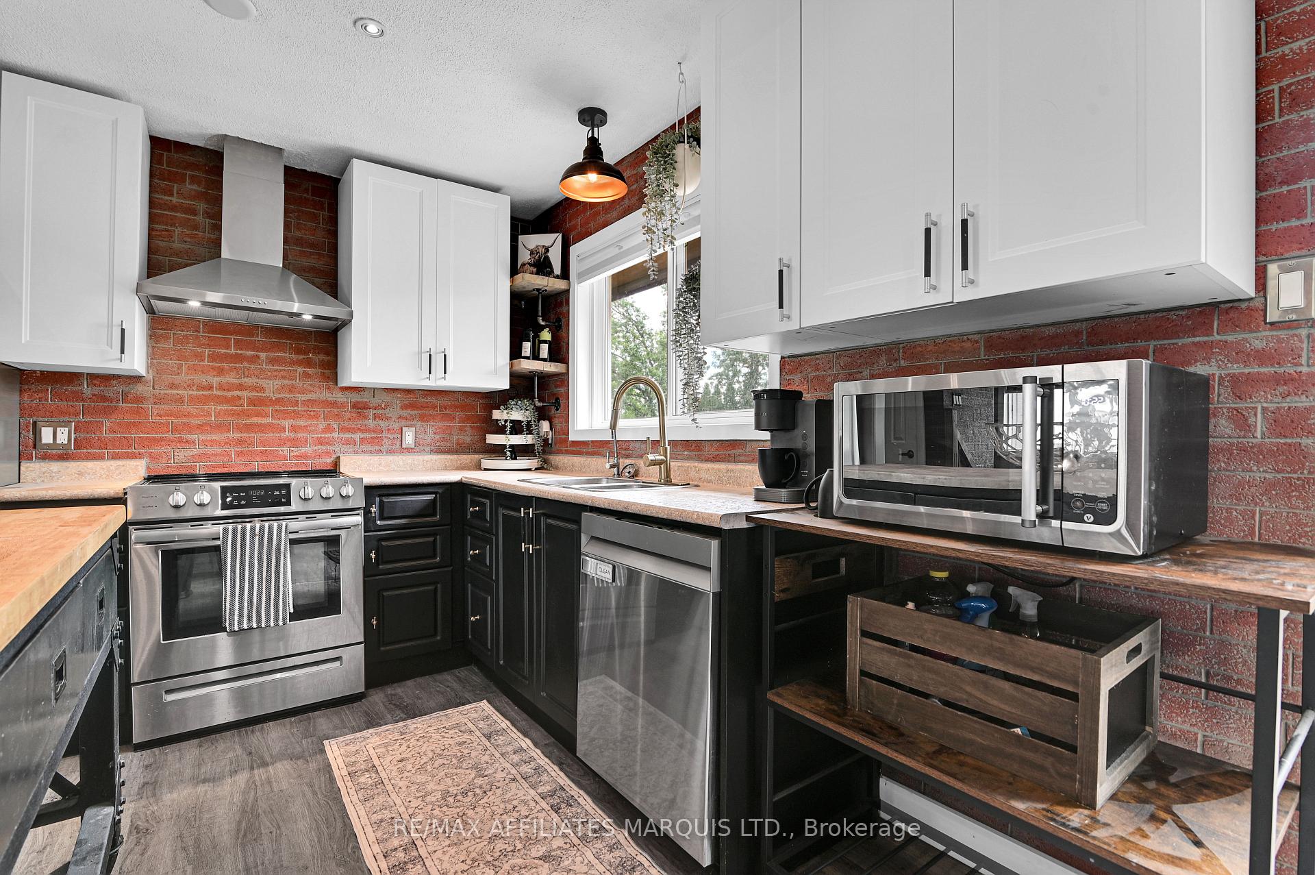 Photo 11 of 422 Hilbert Avenue, Cornwall, Cornwall — HOMEH
