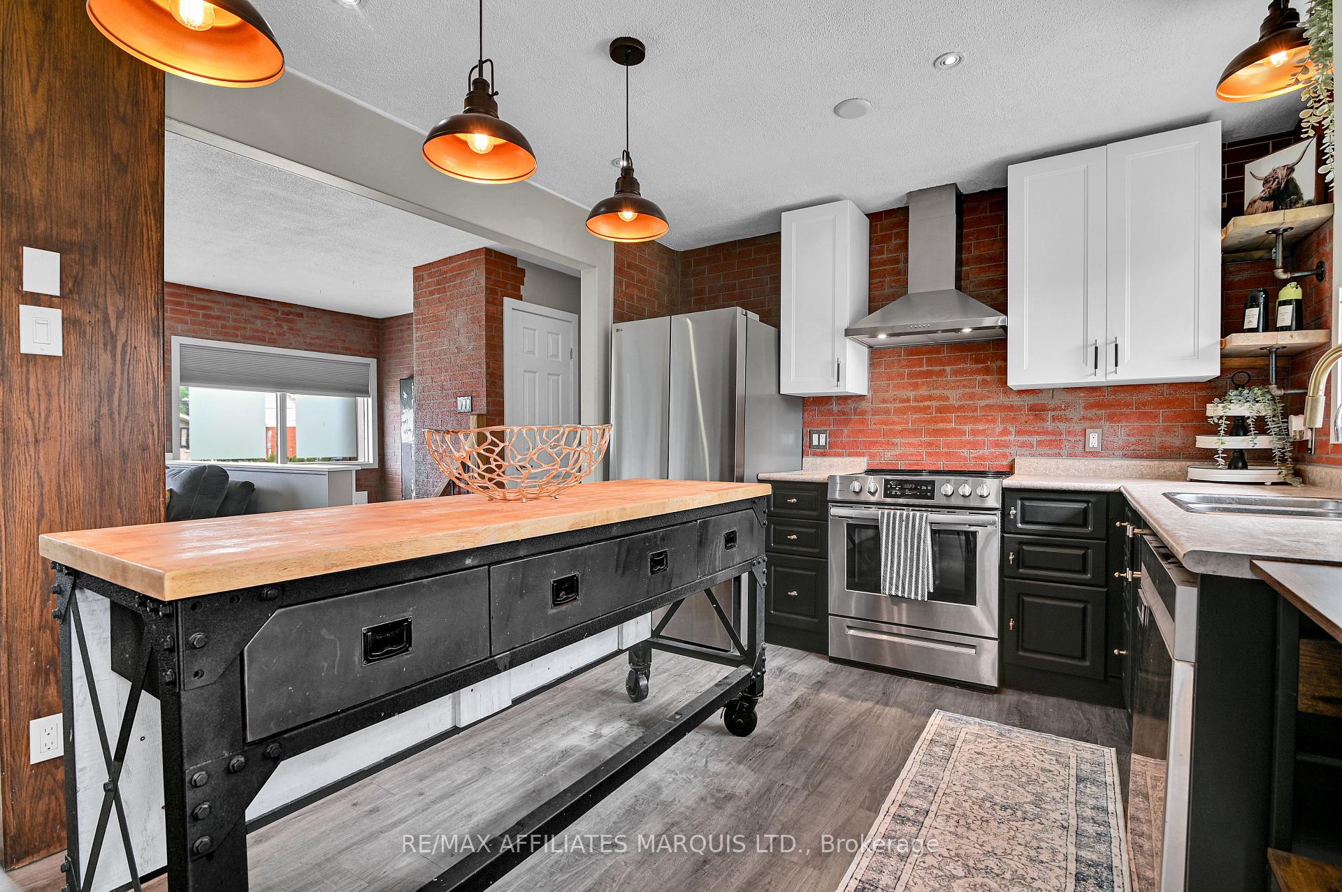 Photo 12 of 422 Hilbert Avenue, Cornwall, Cornwall — HOMEH