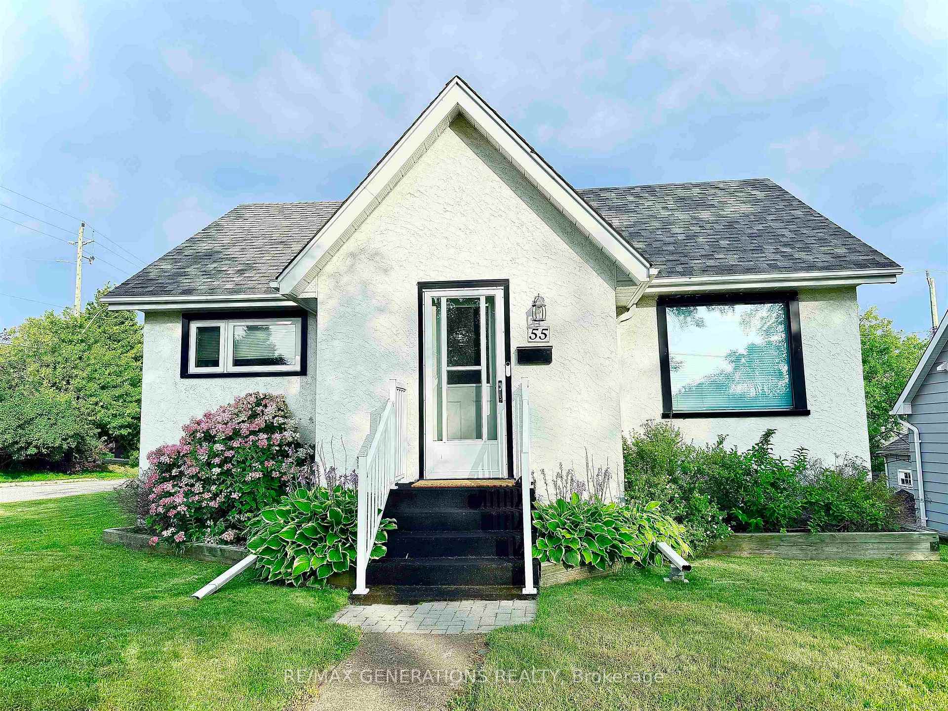 Photo 2 of 55 Ray Boulevard, Thunder Bay, Mariday Heights — HOMEH